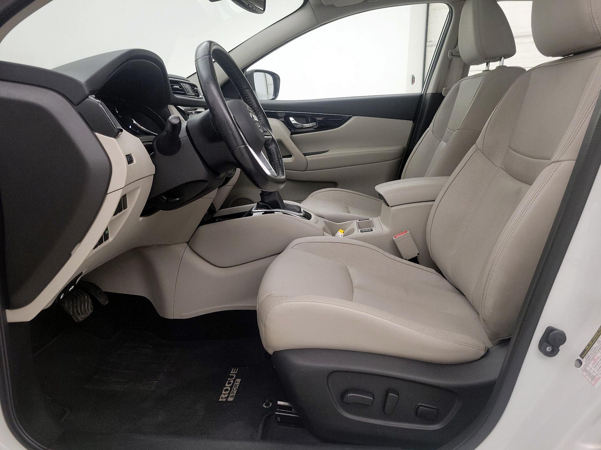 Thumbnail: 2019 Nissan Rogue Sport - 9