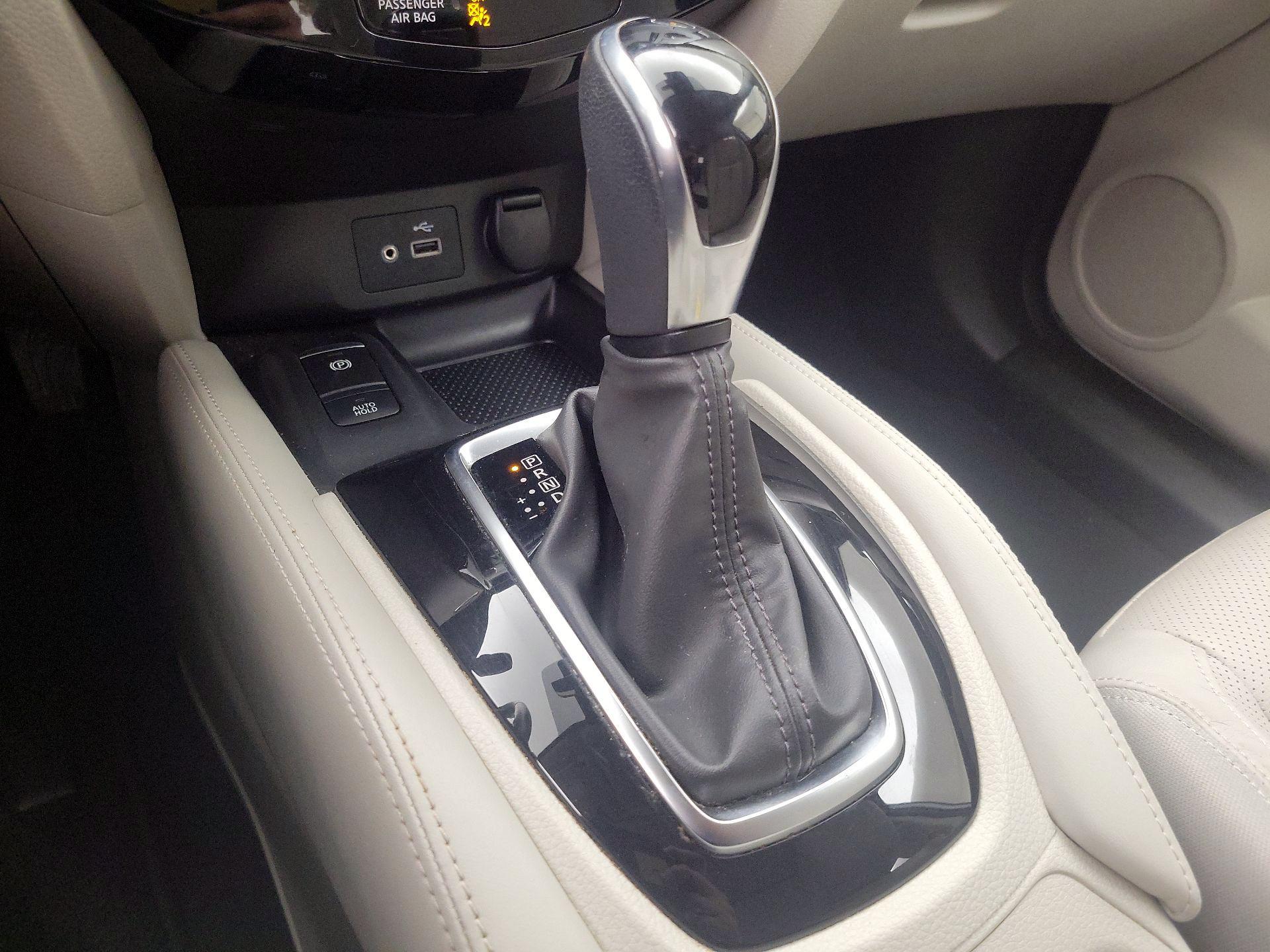 Thumbnail: 2019 Nissan Rogue Sport - 16