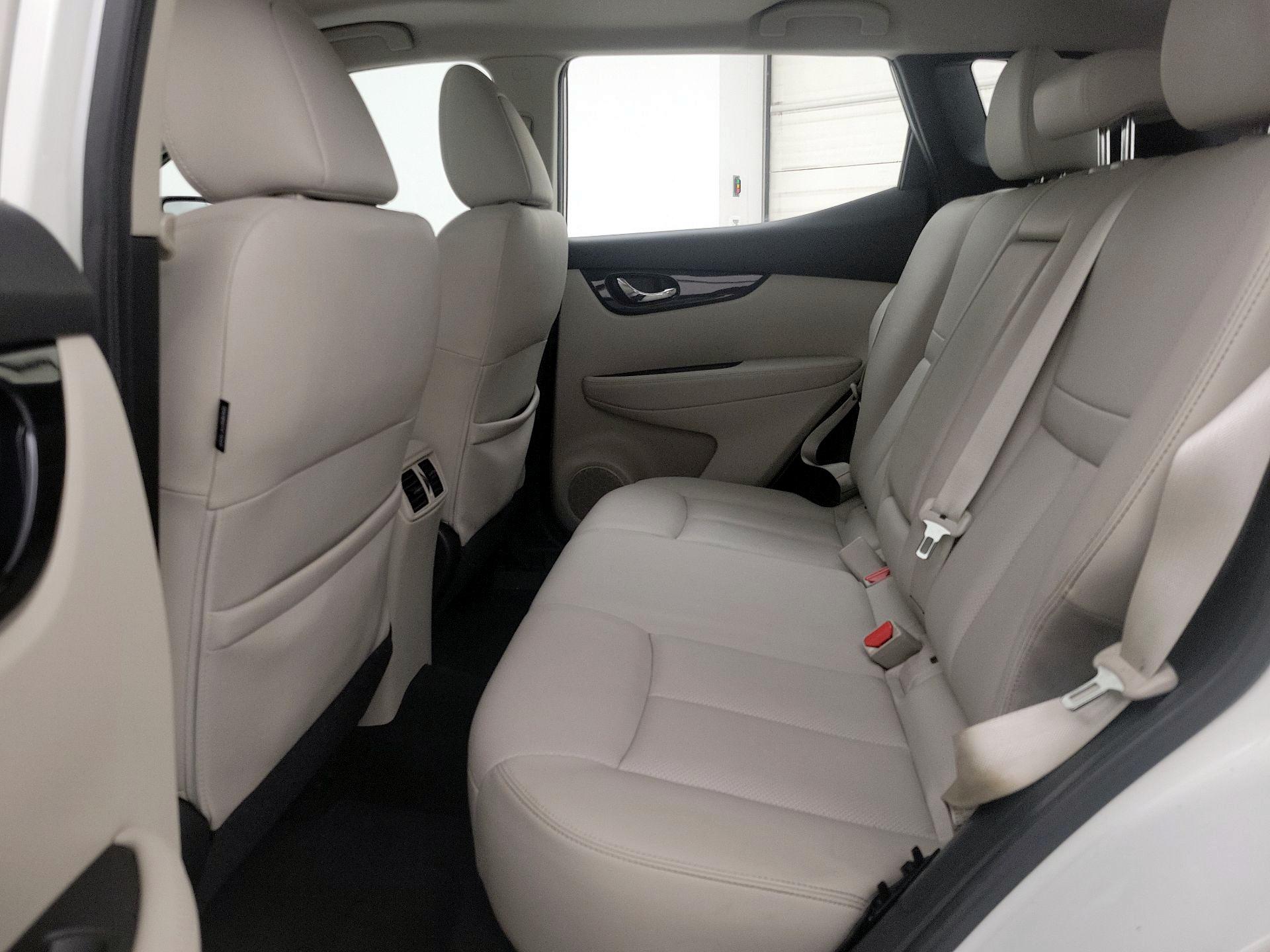 Thumbnail: 2019 Nissan Rogue Sport - 19