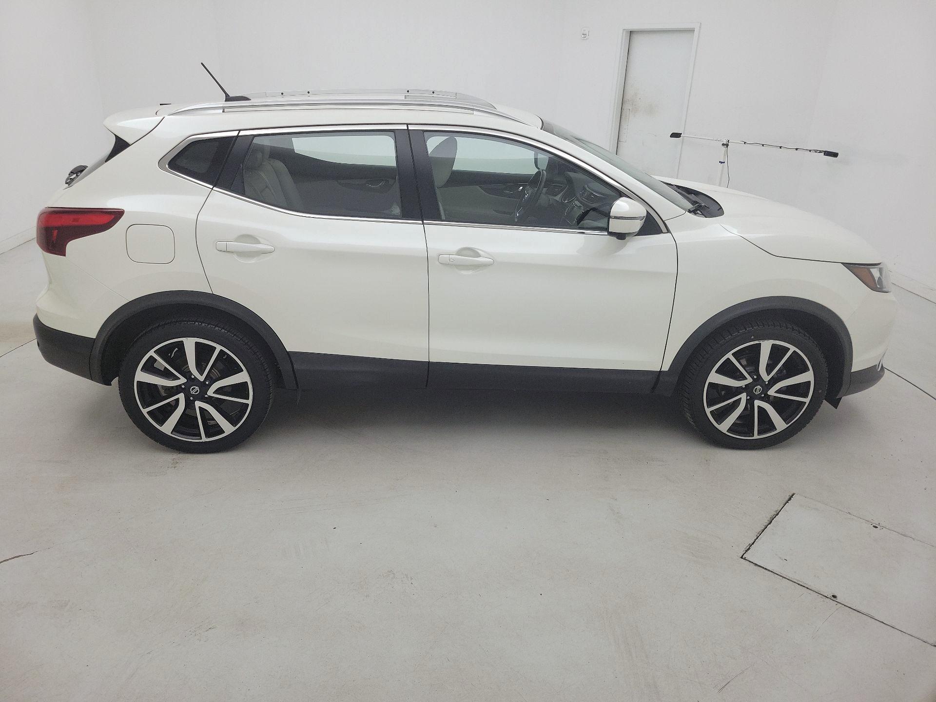 Thumbnail: 2019 Nissan Rogue Sport - 4