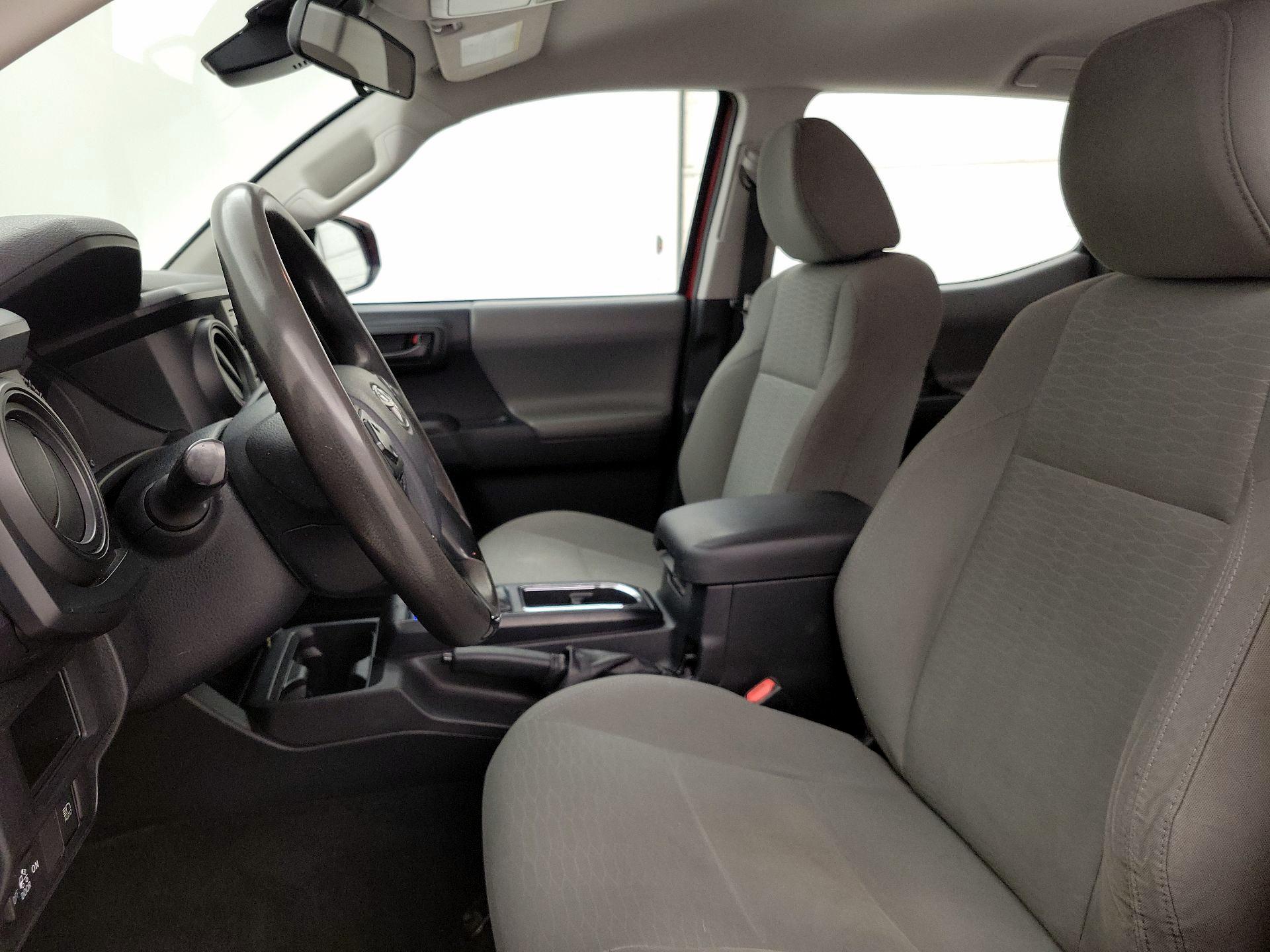 Thumbnail: 2018 Toyota Tacoma - 11