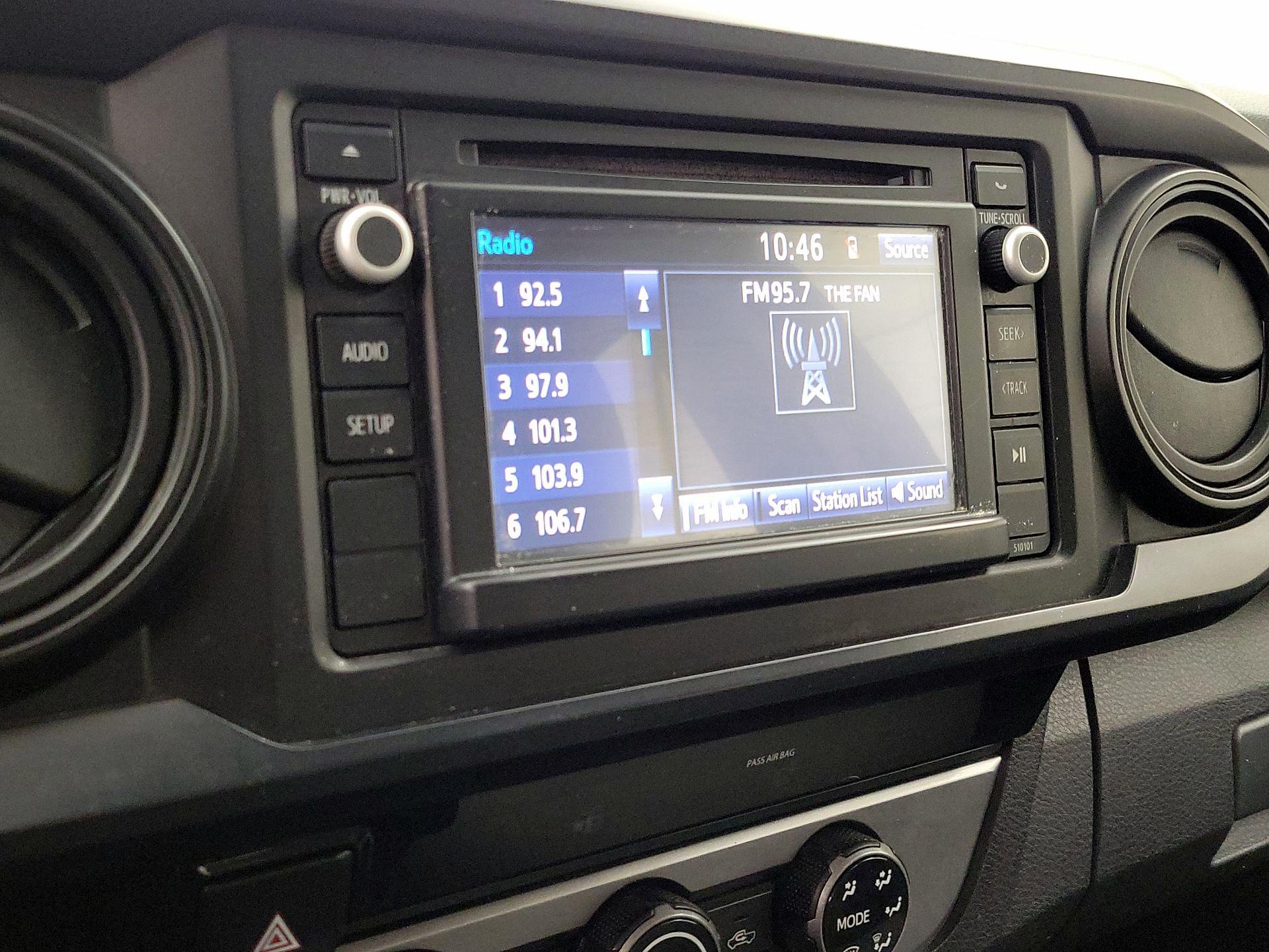 Thumbnail: 2018 Toyota Tacoma - 15