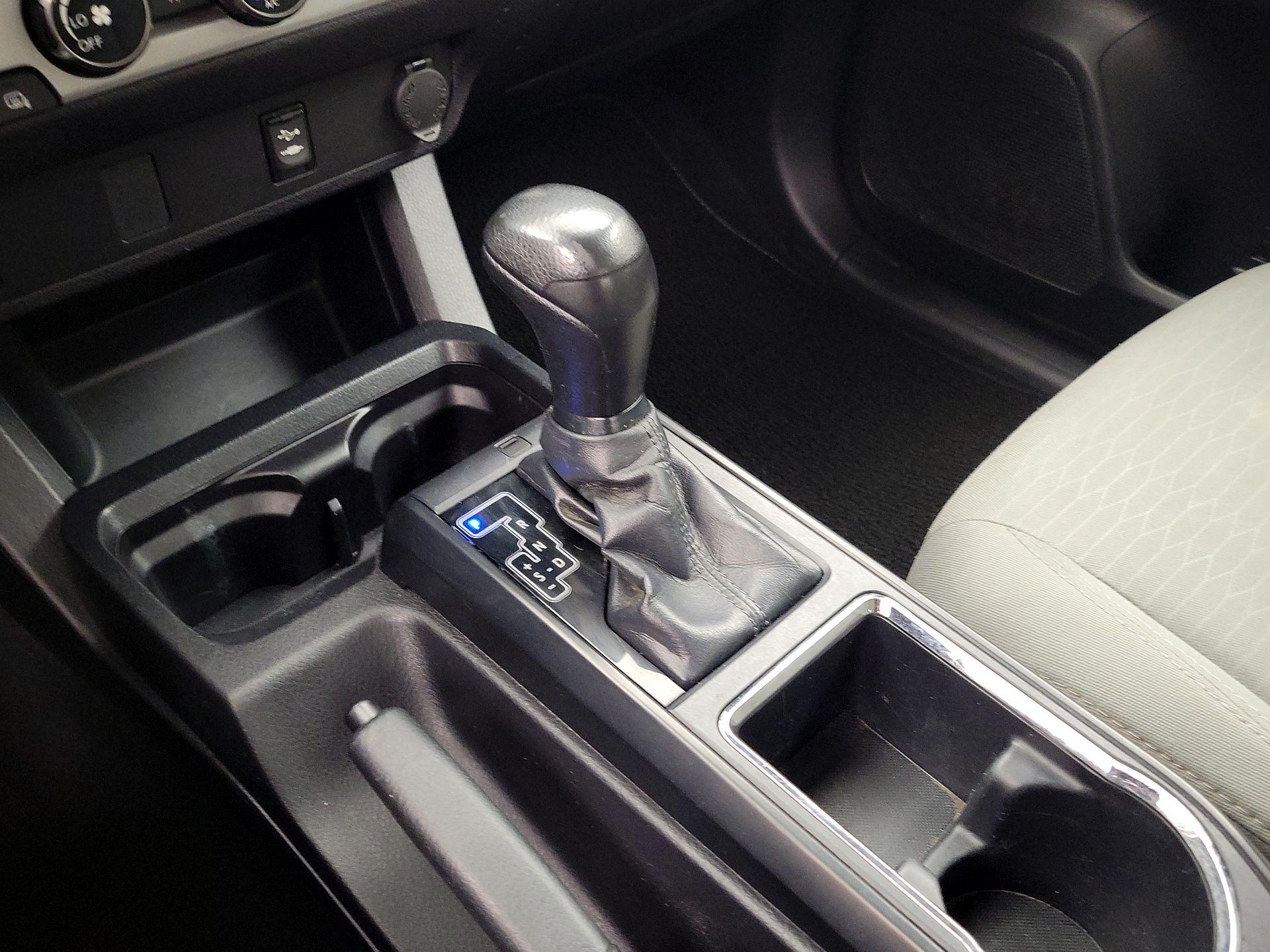 Thumbnail: 2018 Toyota Tacoma - 17