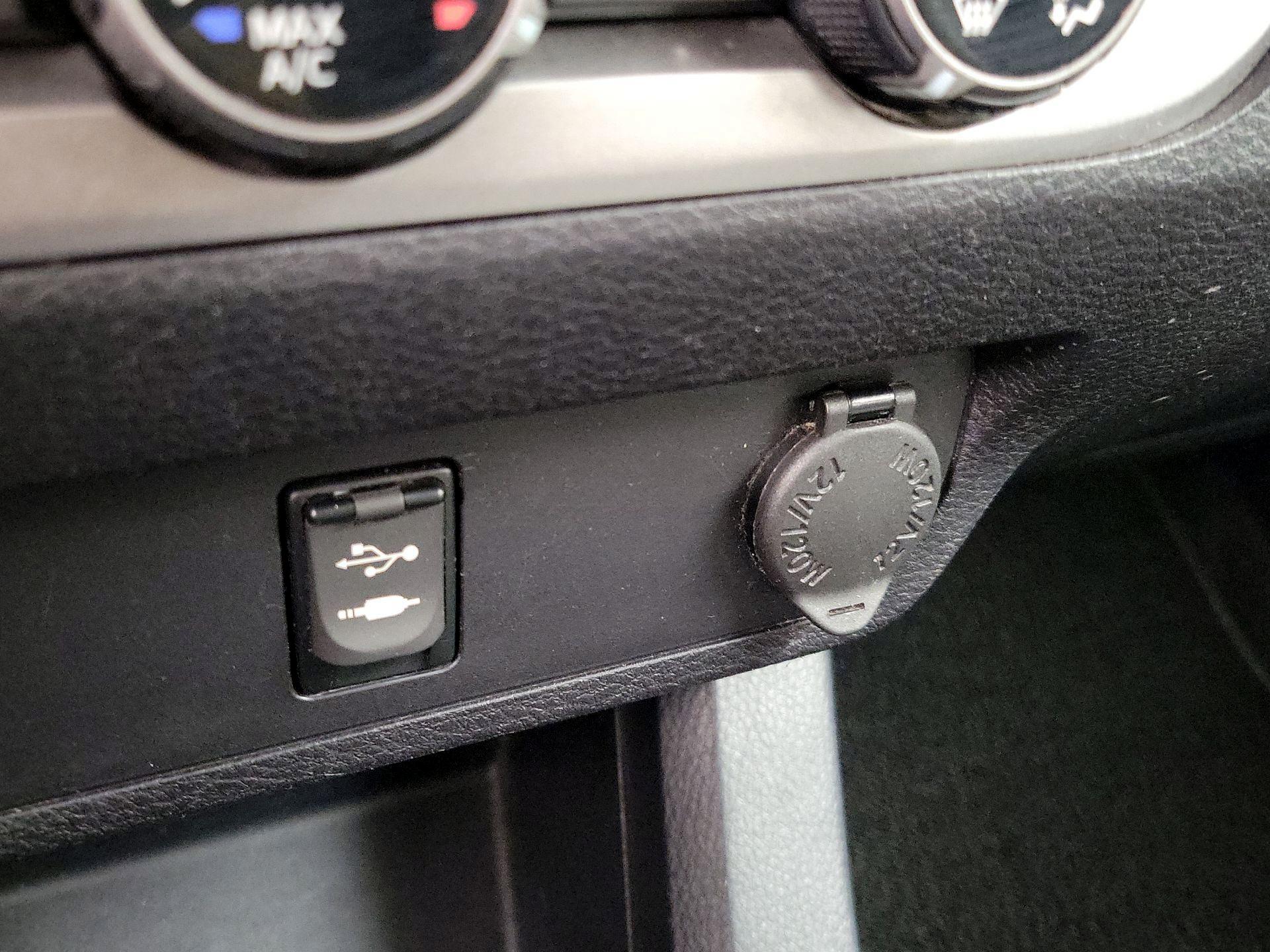 Thumbnail: 2018 Toyota Tacoma - 18