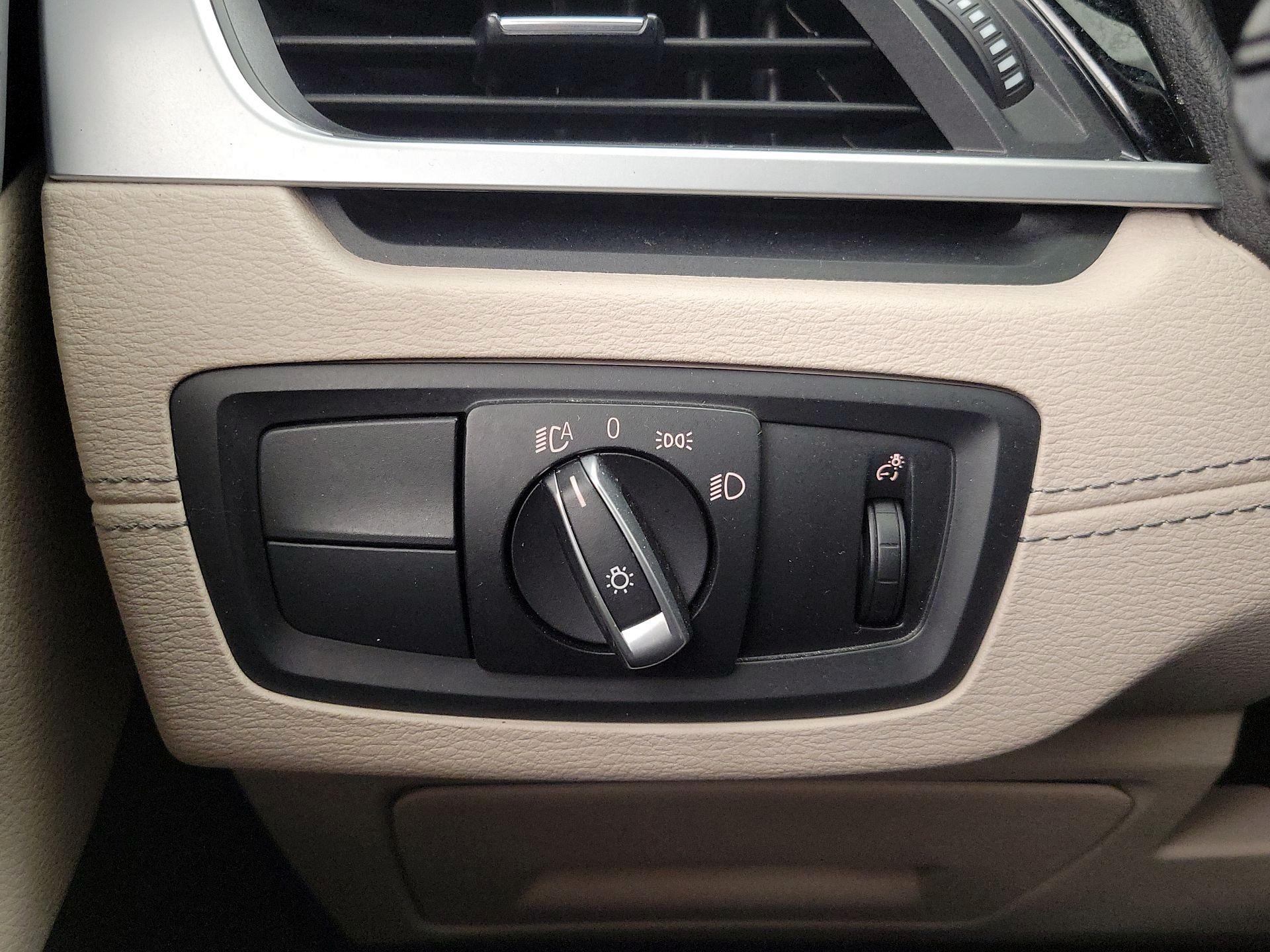 Thumbnail: 2022 BMW X1 - 13