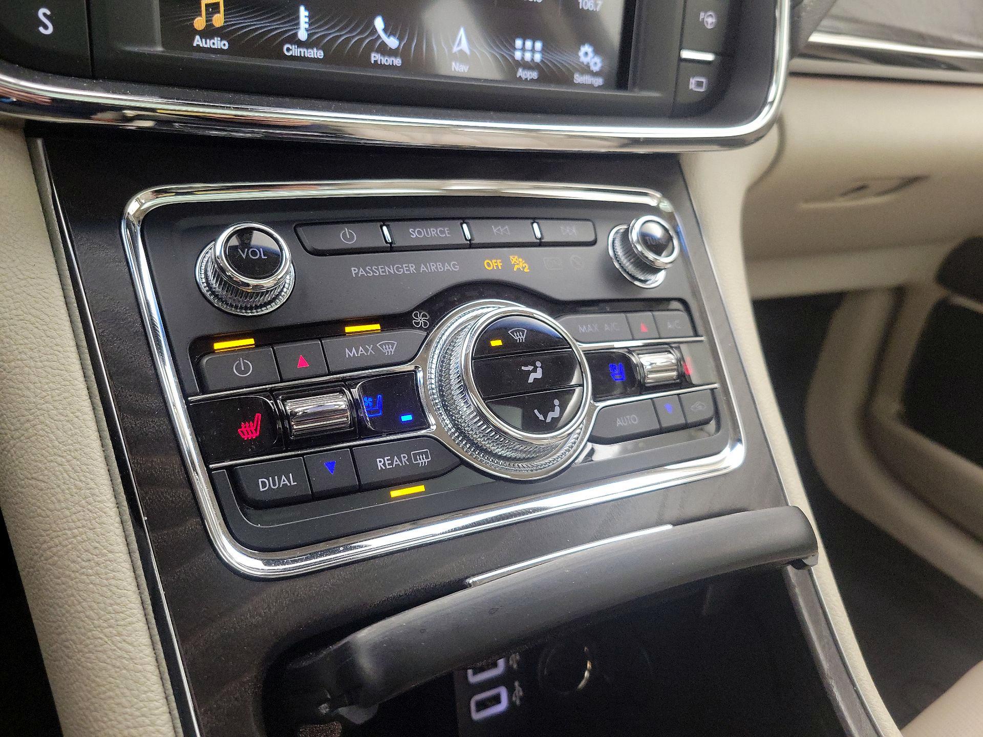 Thumbnail: 2017 Lincoln Continental - 15