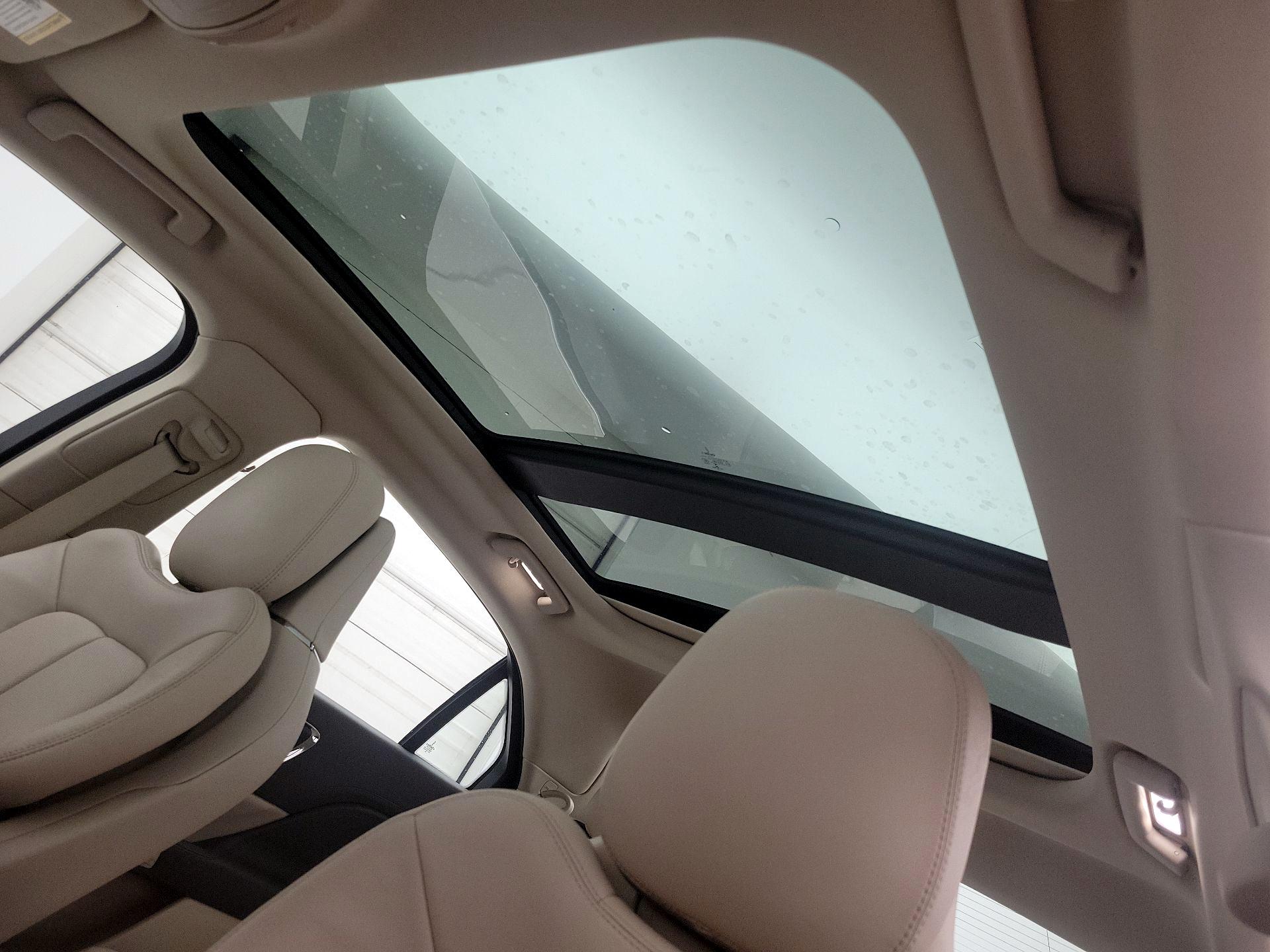 Thumbnail: 2017 Lincoln Continental - 18