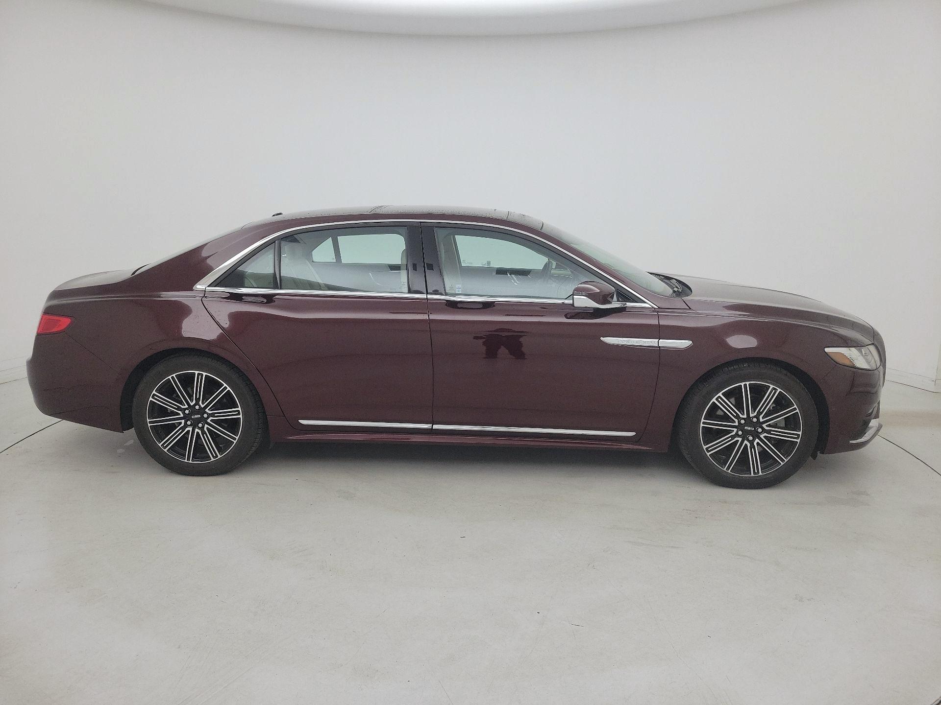 Thumbnail: 2017 Lincoln Continental - 4