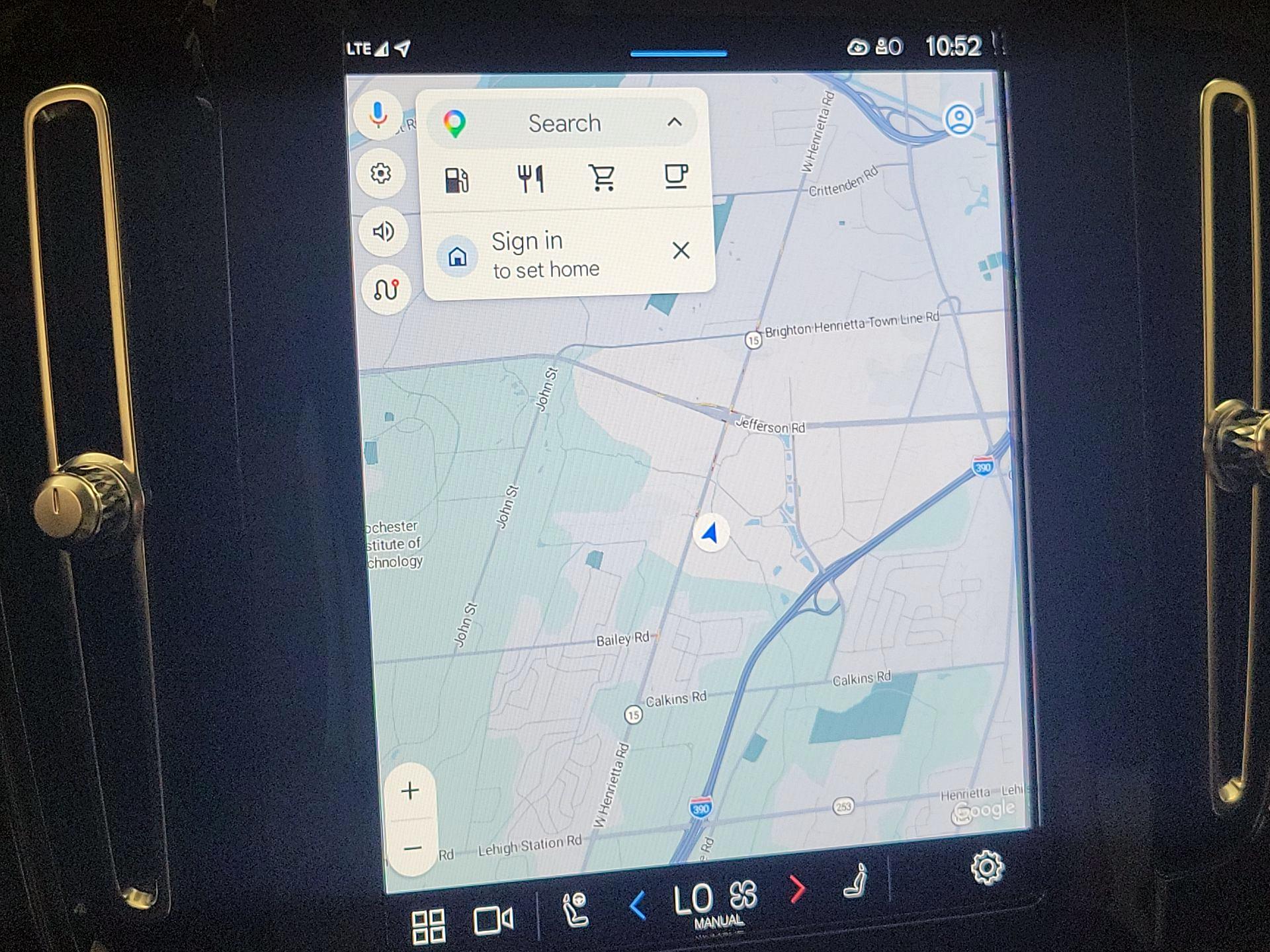 Thumbnail: 2023 Volvo XC40 - 14