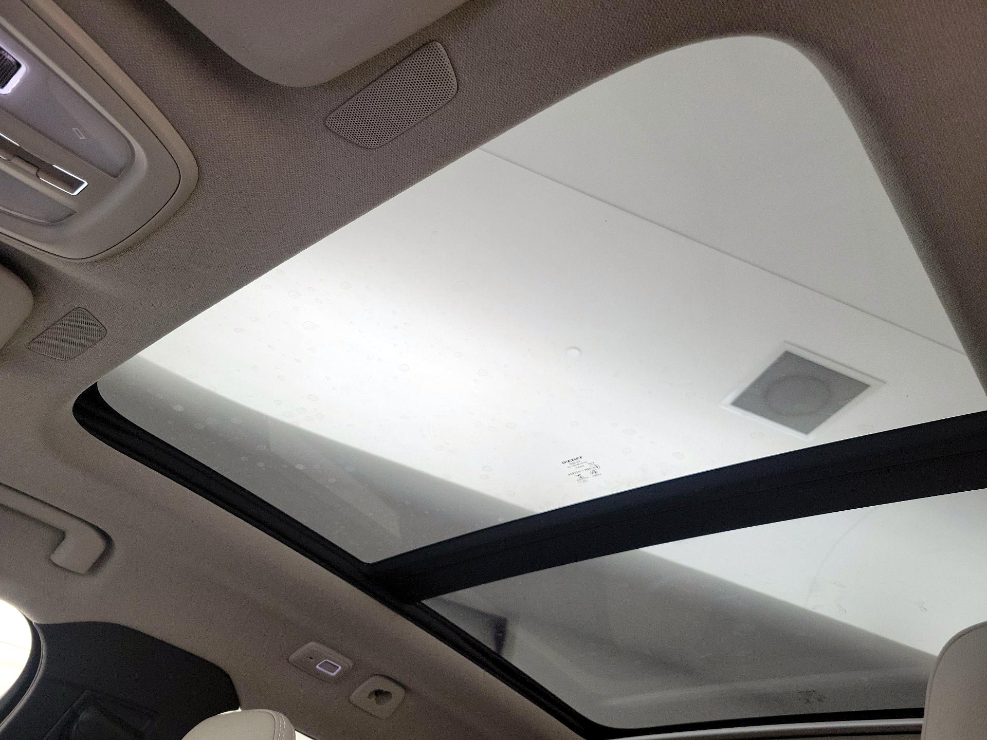 Thumbnail: 2023 Volvo XC40 - 20