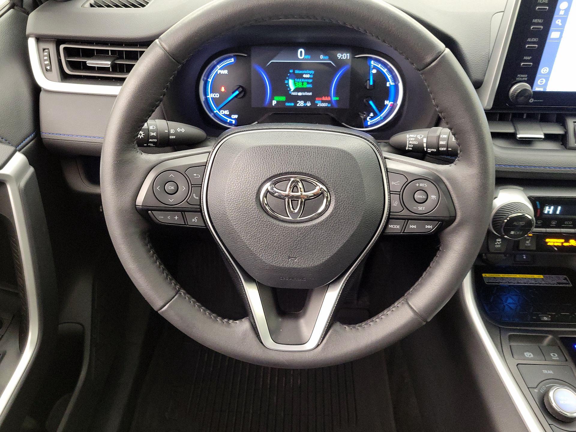 Thumbnail: 2021 Toyota RAV4 - 10