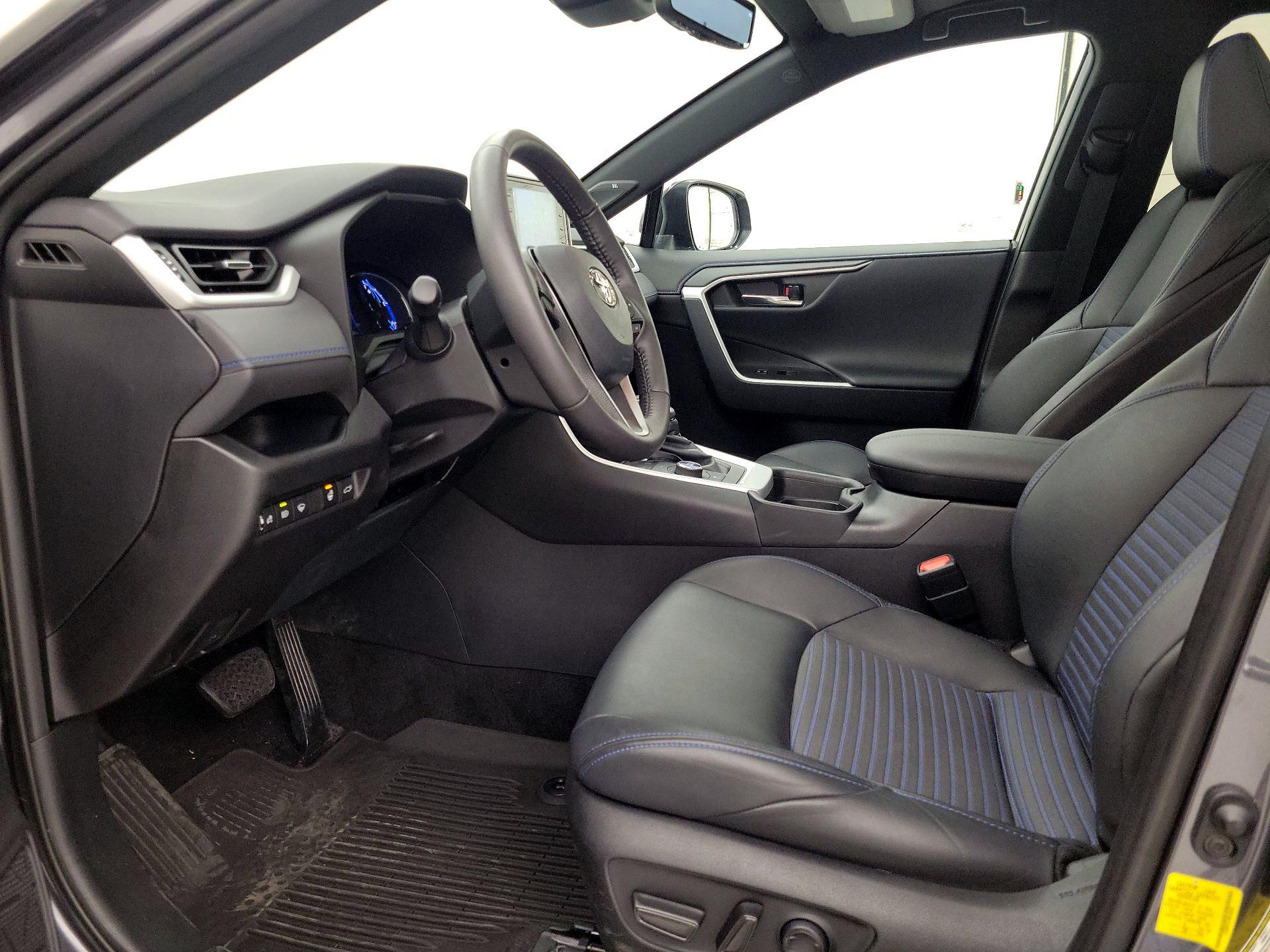 Thumbnail: 2021 Toyota RAV4 - 11