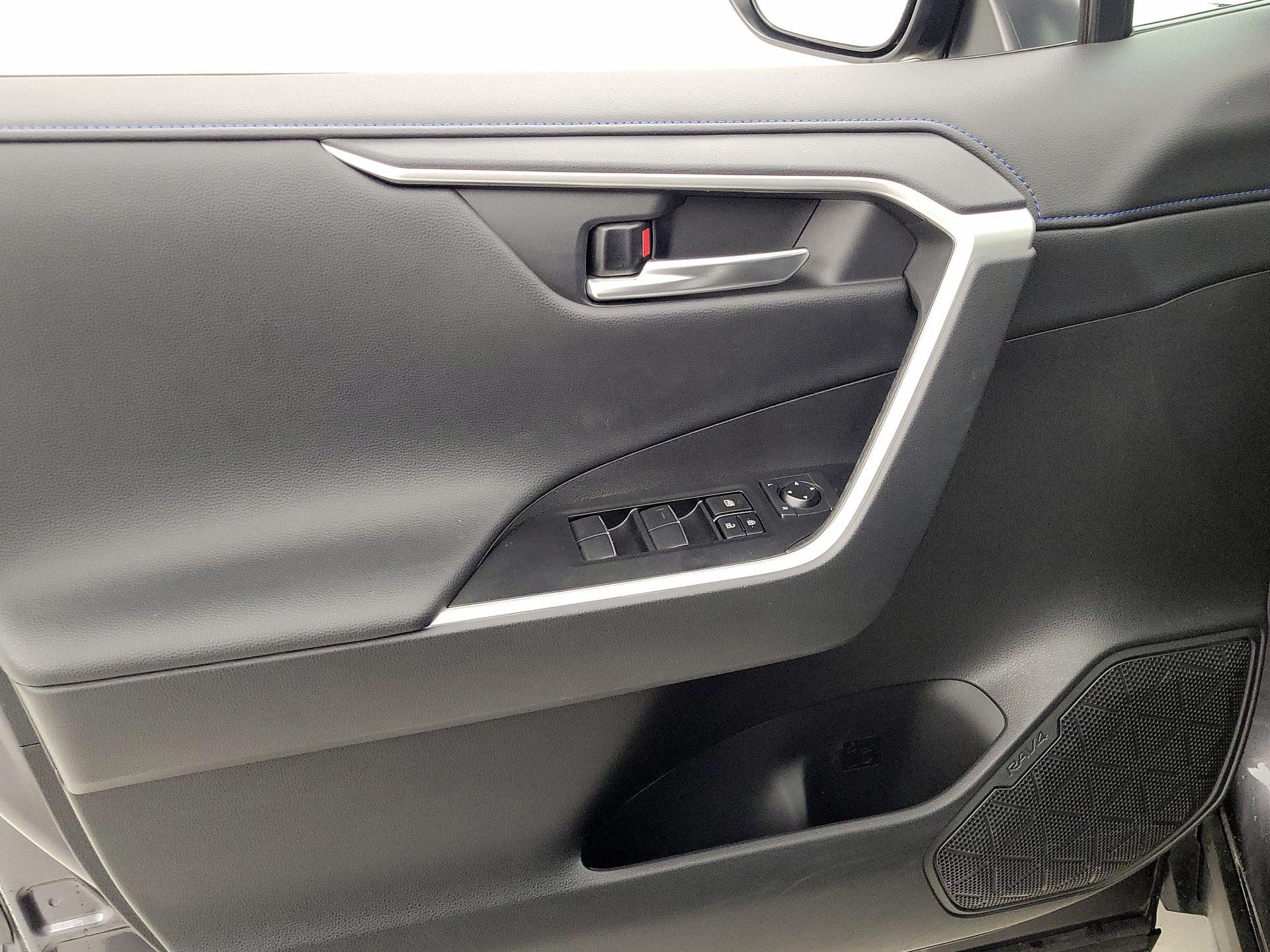 Thumbnail: 2021 Toyota RAV4 - 12