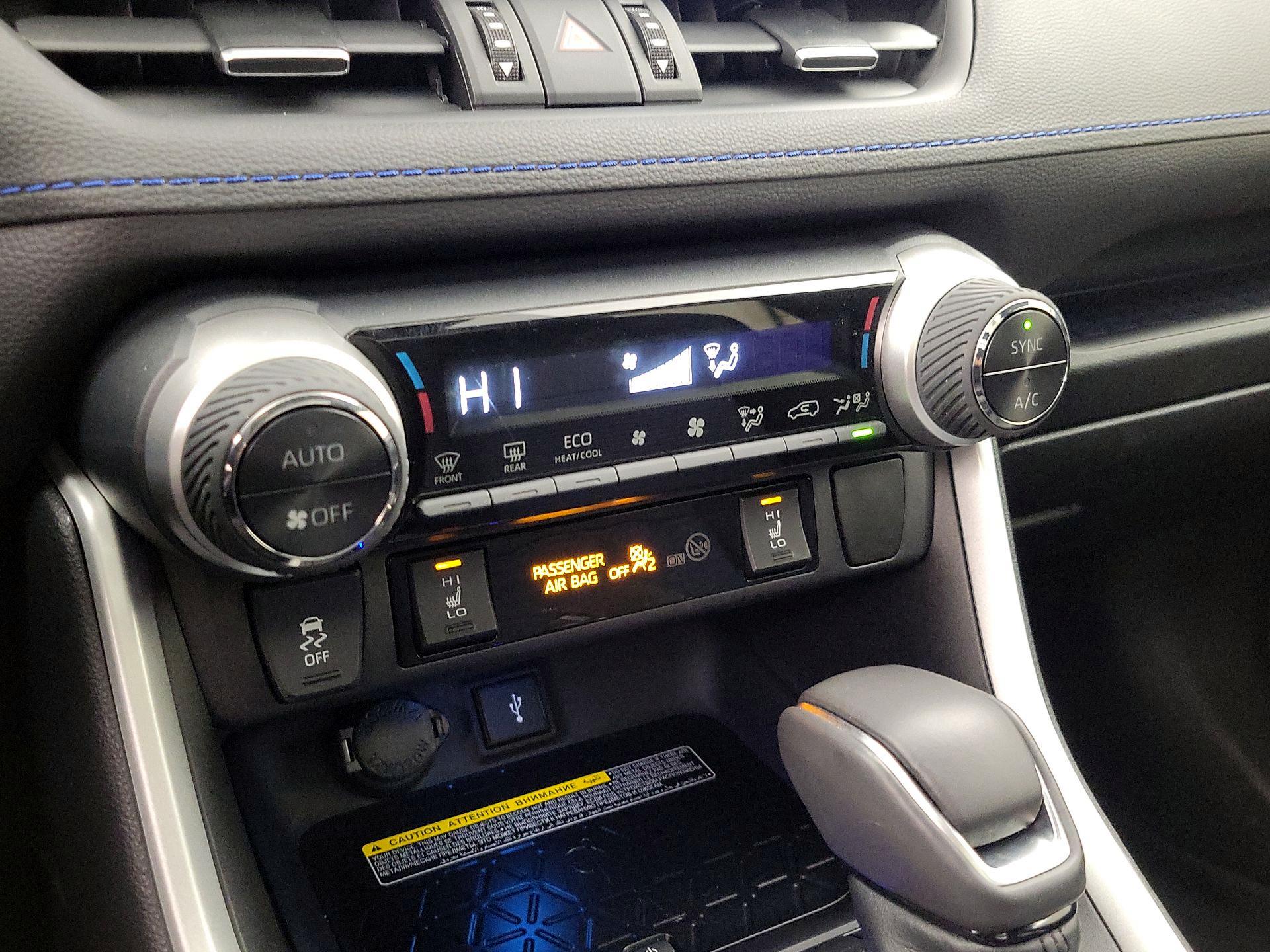 Thumbnail: 2021 Toyota RAV4 - 17