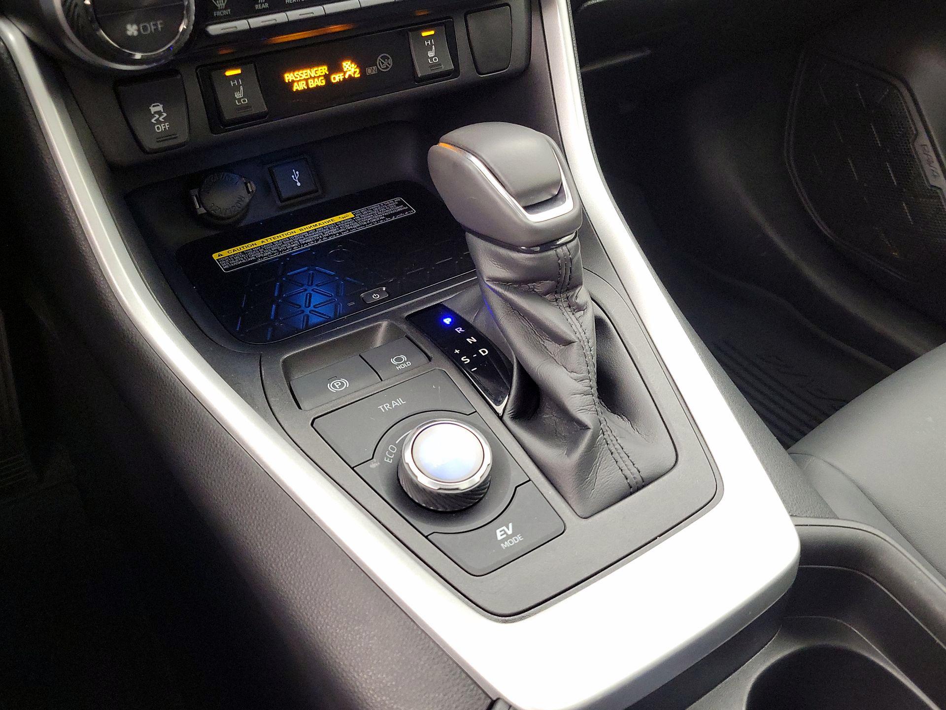 Thumbnail: 2021 Toyota RAV4 - 18