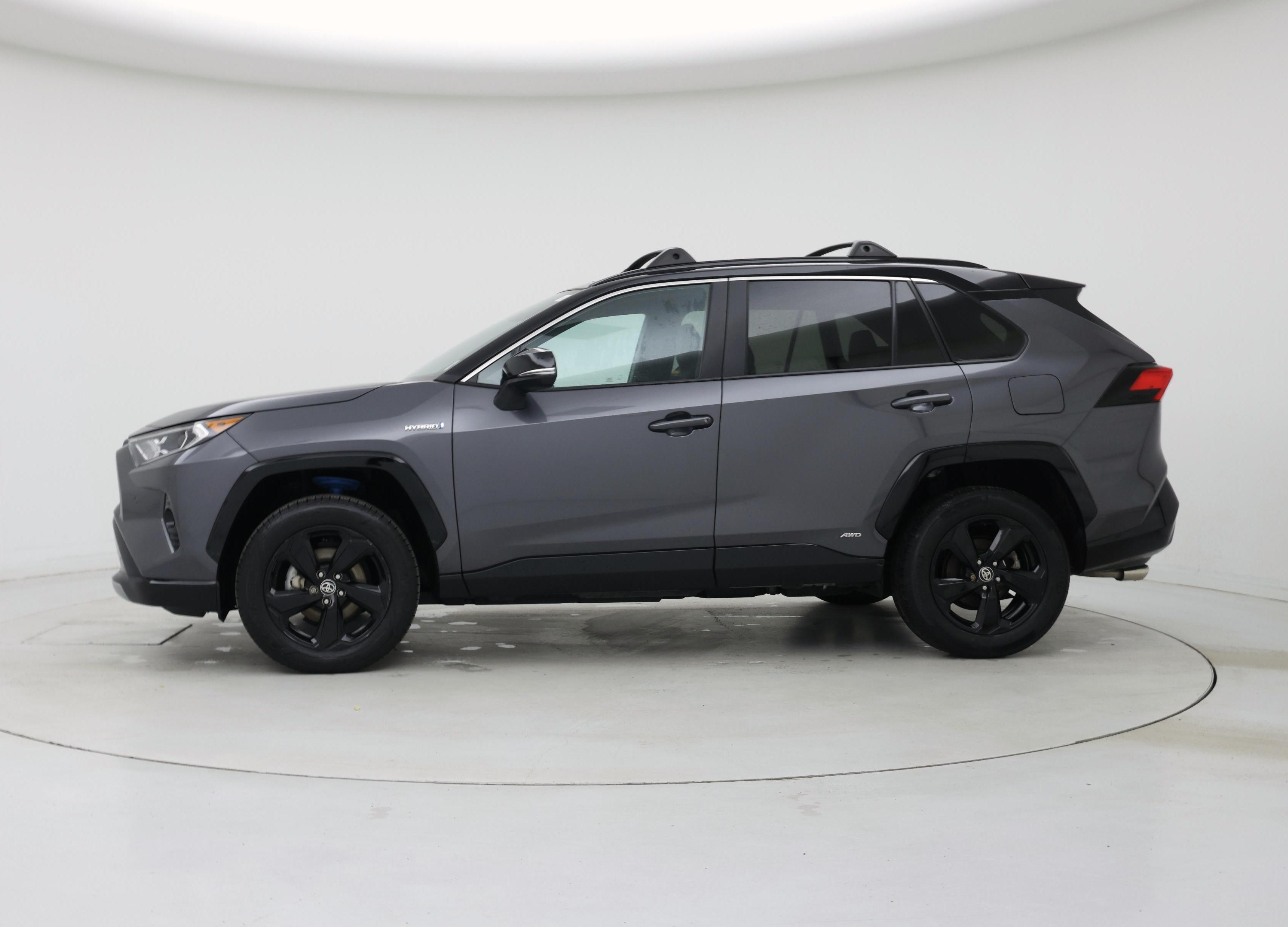 Thumbnail: 2021 Toyota RAV4 - 3