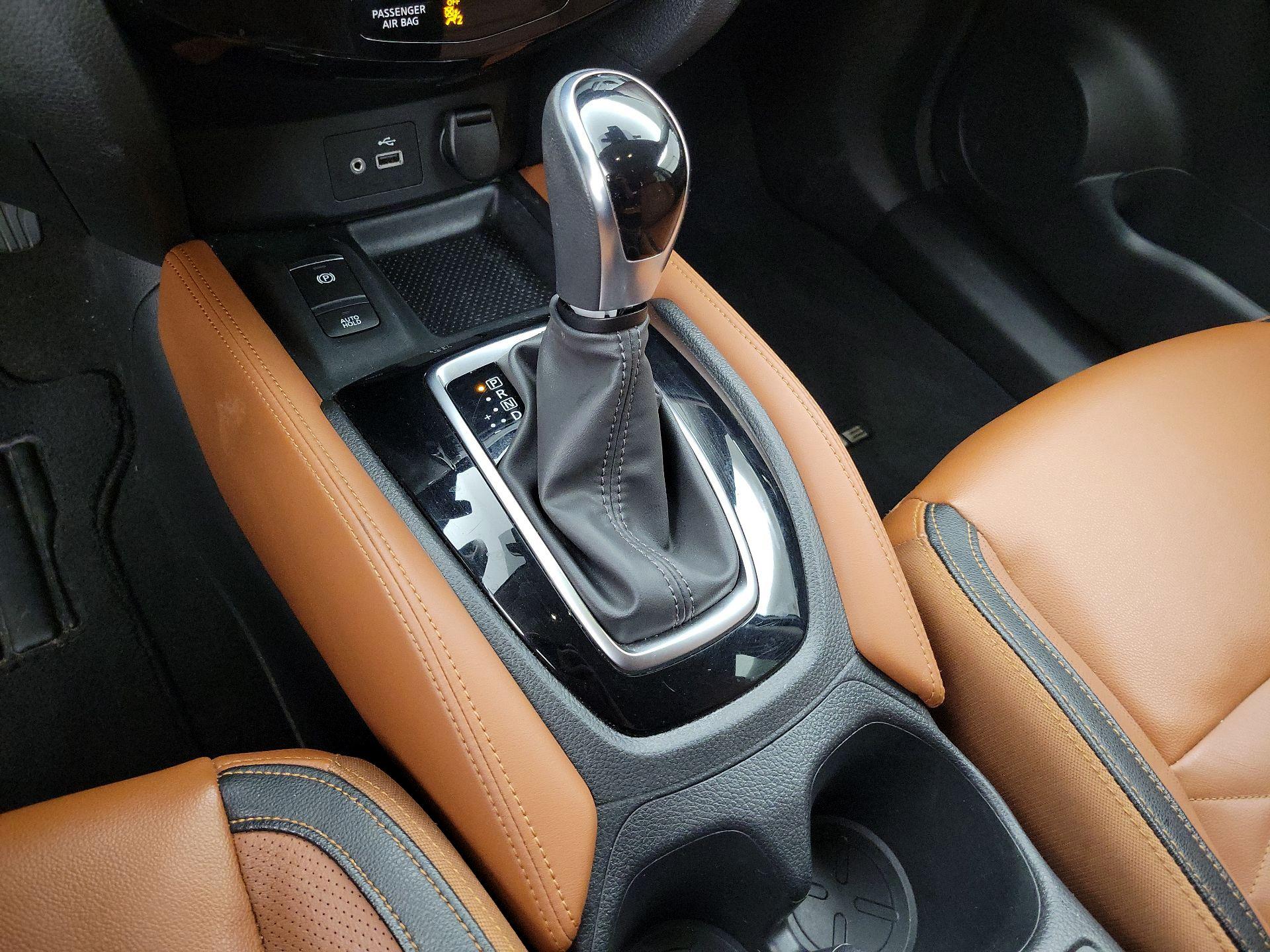 Thumbnail: 2019 Nissan Rogue - 17