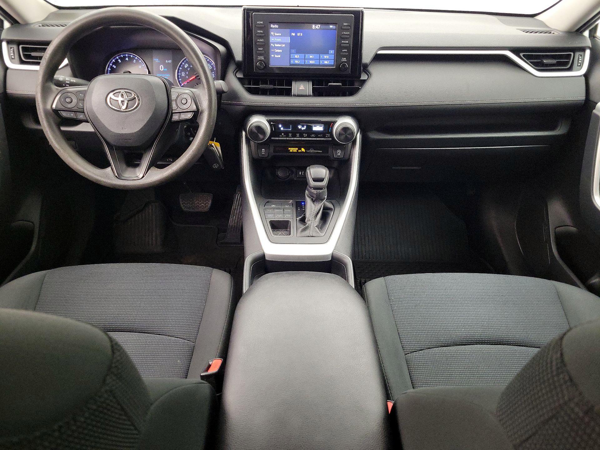 Thumbnail: 2019 Toyota RAV4 - 9