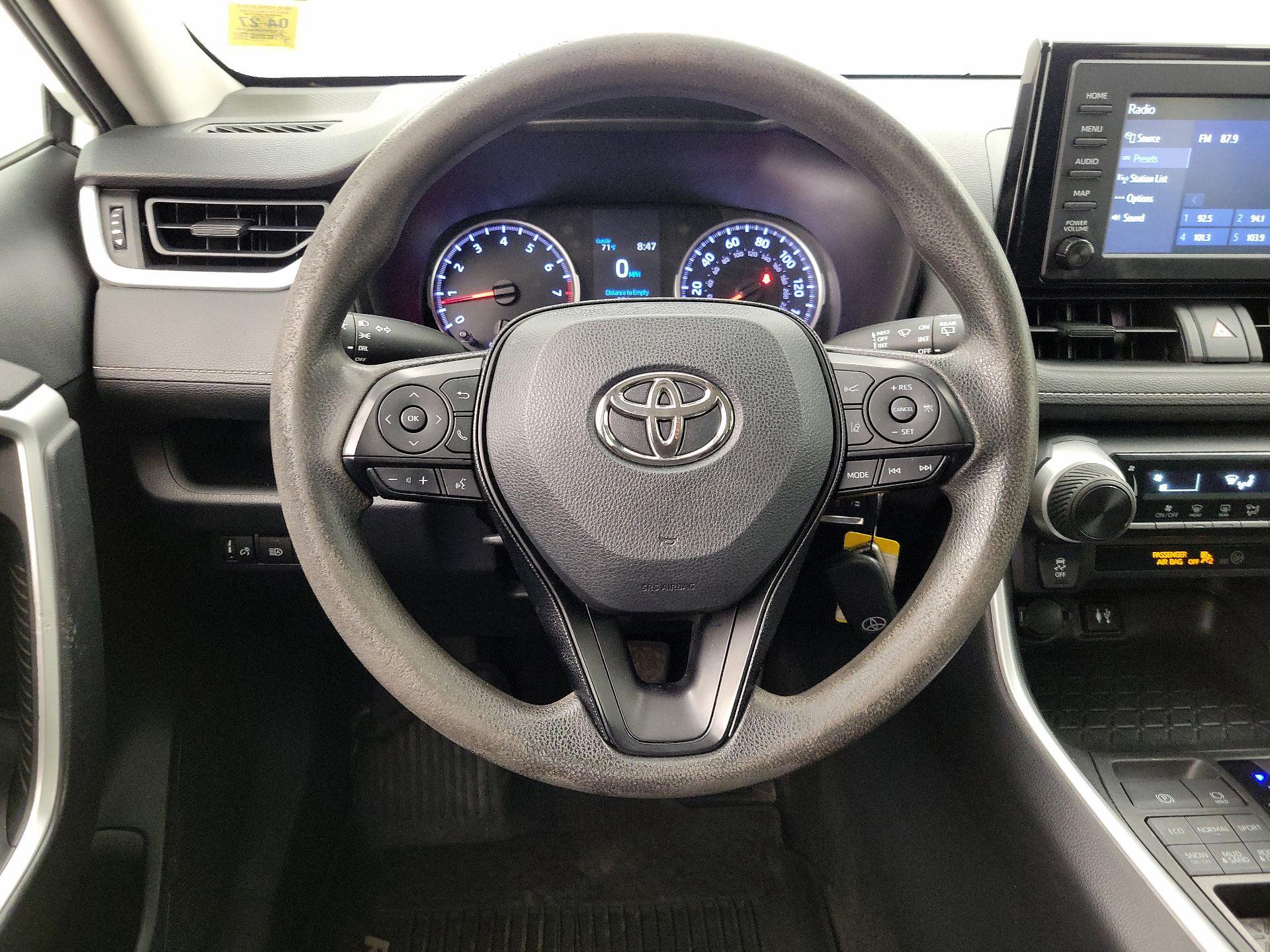 Thumbnail: 2019 Toyota RAV4 - 10