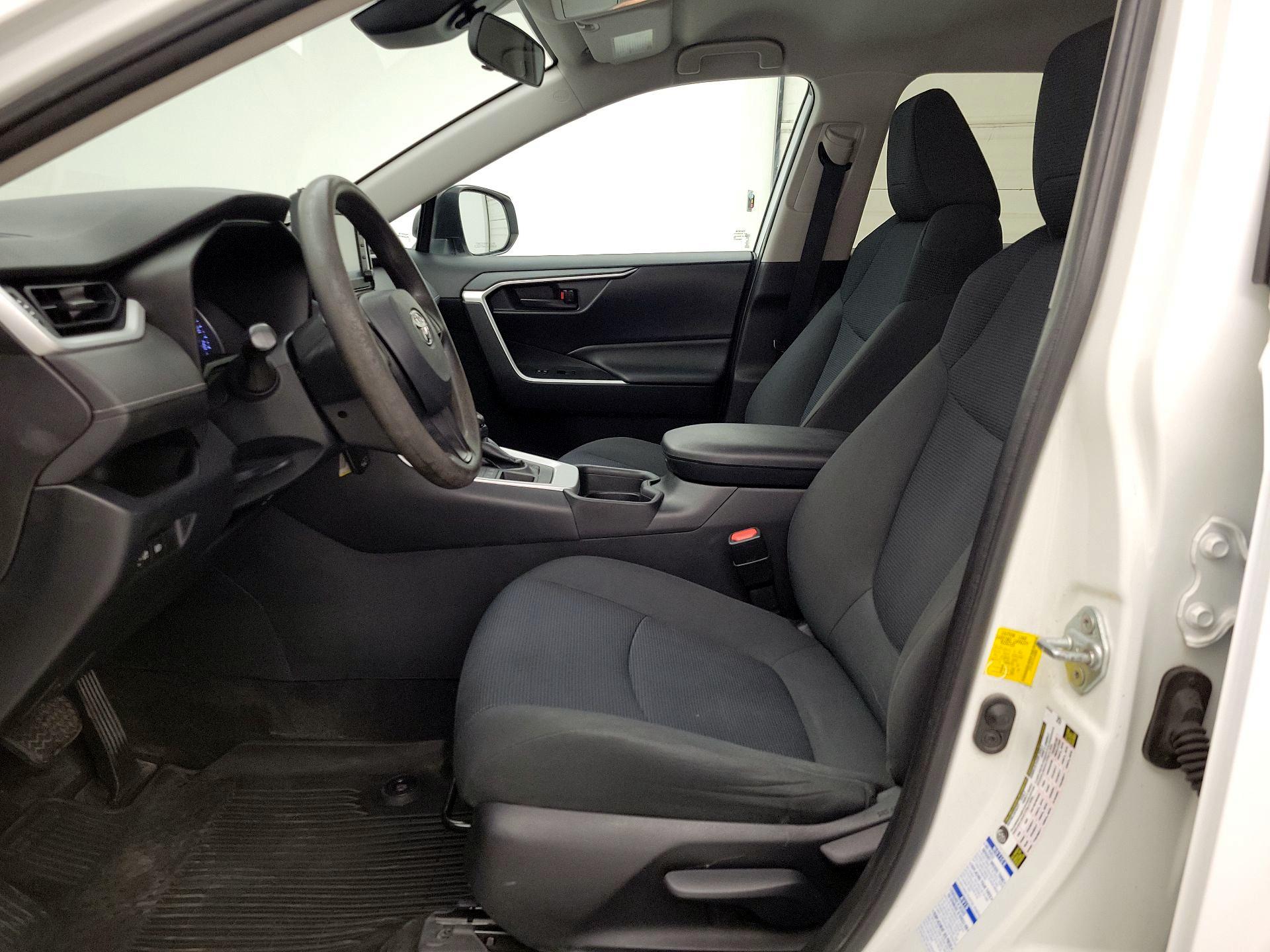 Thumbnail: 2019 Toyota RAV4 - 11