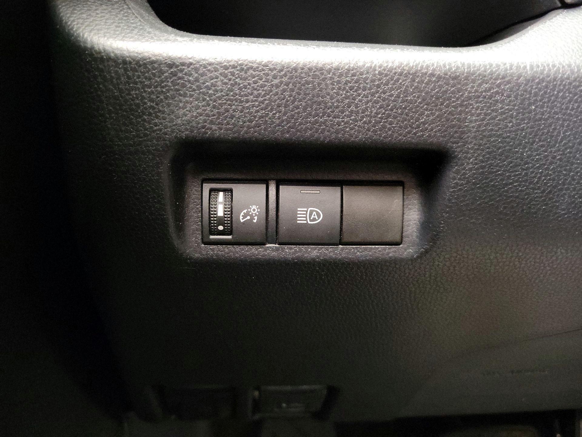 Thumbnail: 2019 Toyota RAV4 - 13