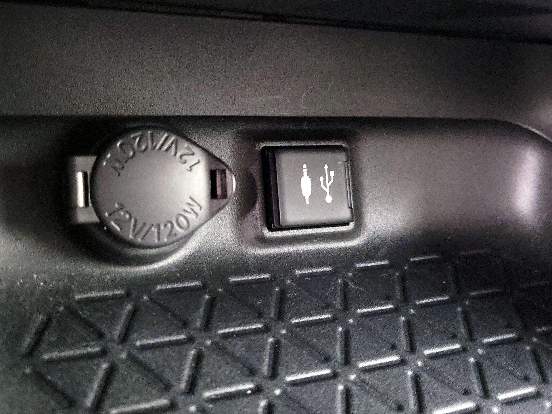 Thumbnail: 2019 Toyota RAV4 - 18