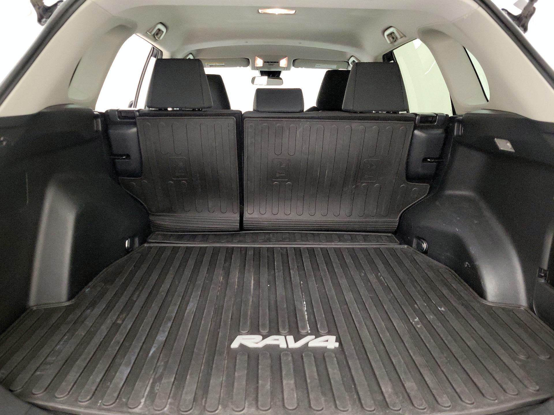 Thumbnail: 2019 Toyota RAV4 - 20