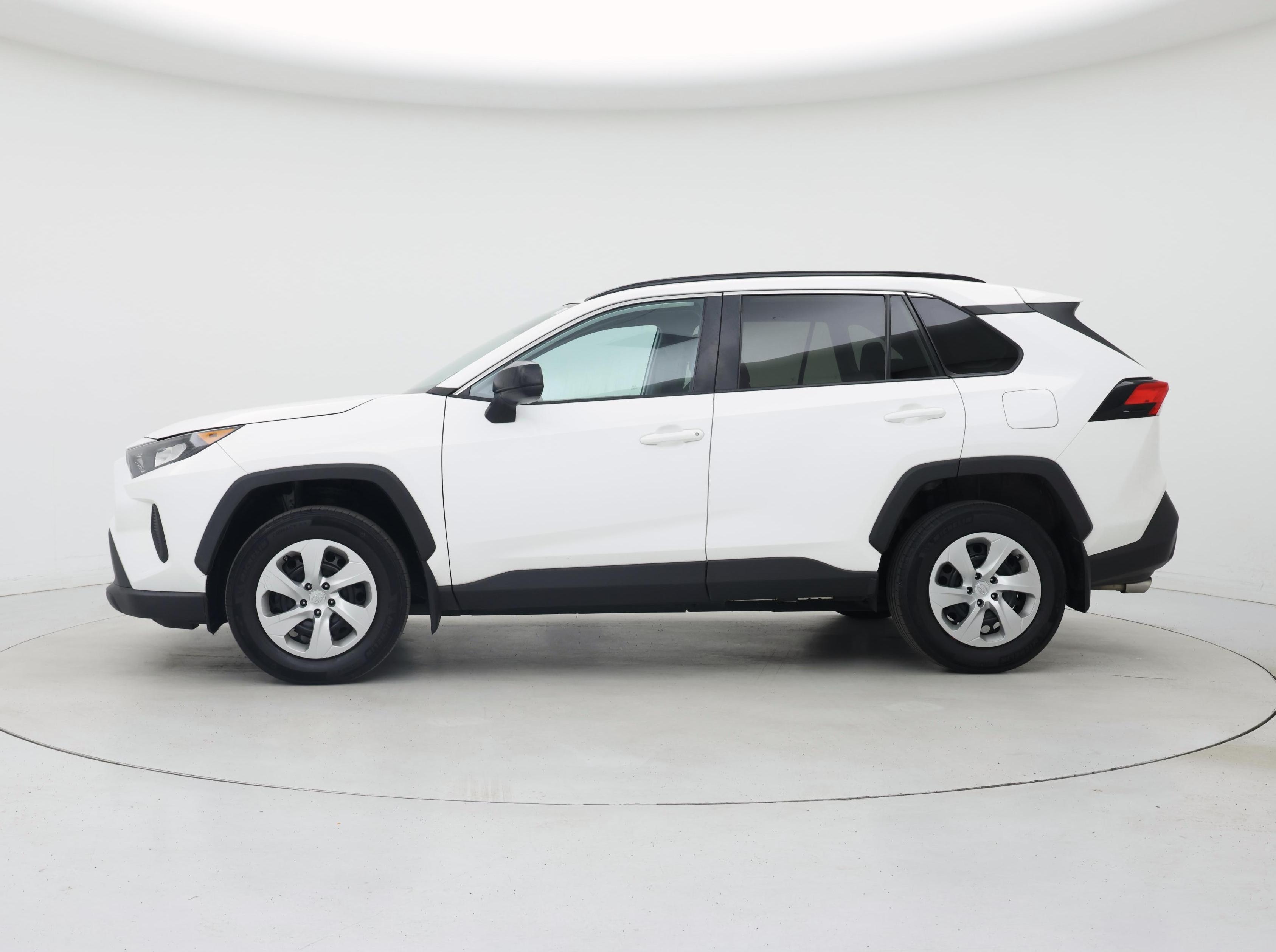 Thumbnail: 2019 Toyota RAV4 - 3