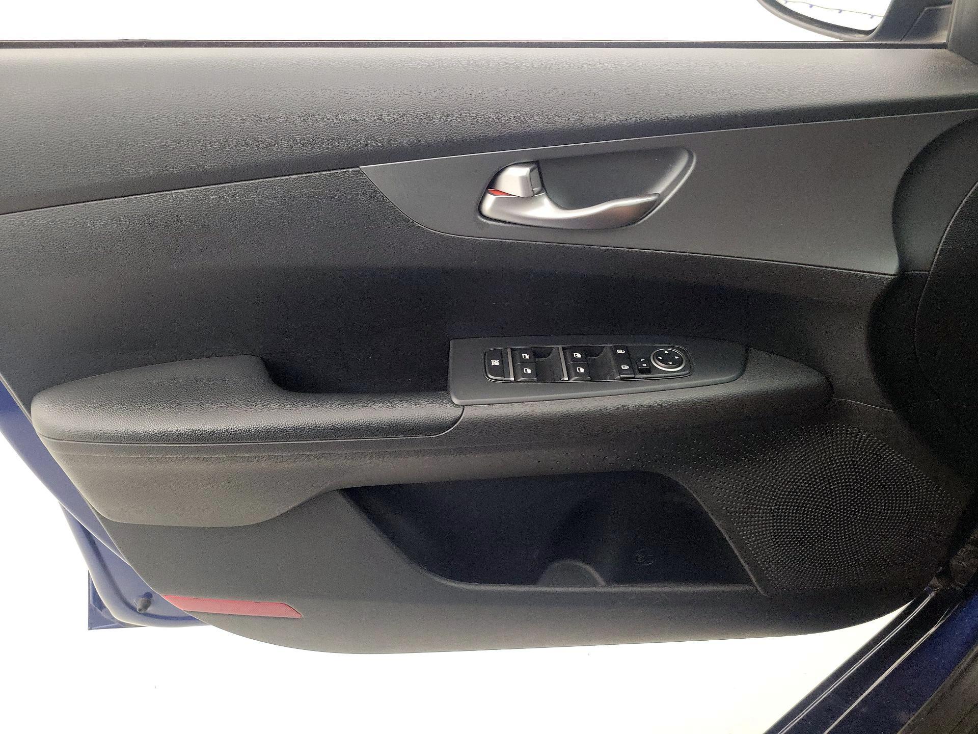 Thumbnail: 2021 Kia Forte - 12