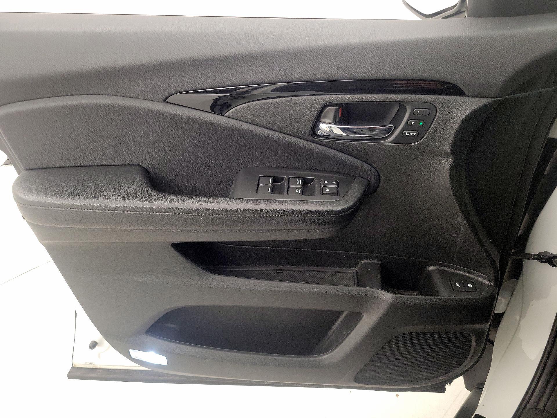 Thumbnail: 2020 Honda Passport - 12