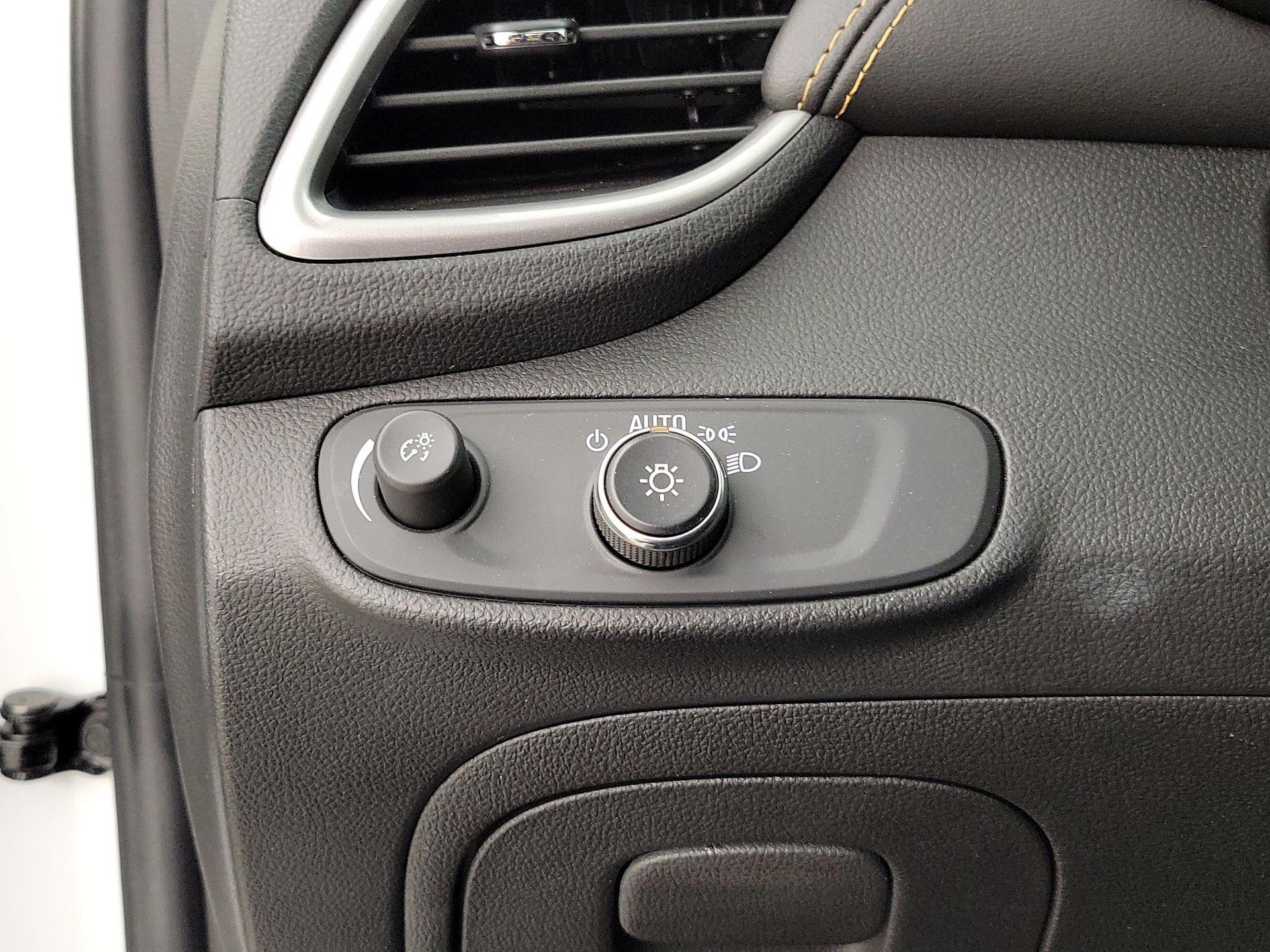 Thumbnail: 2021 Chevrolet Trax - 13