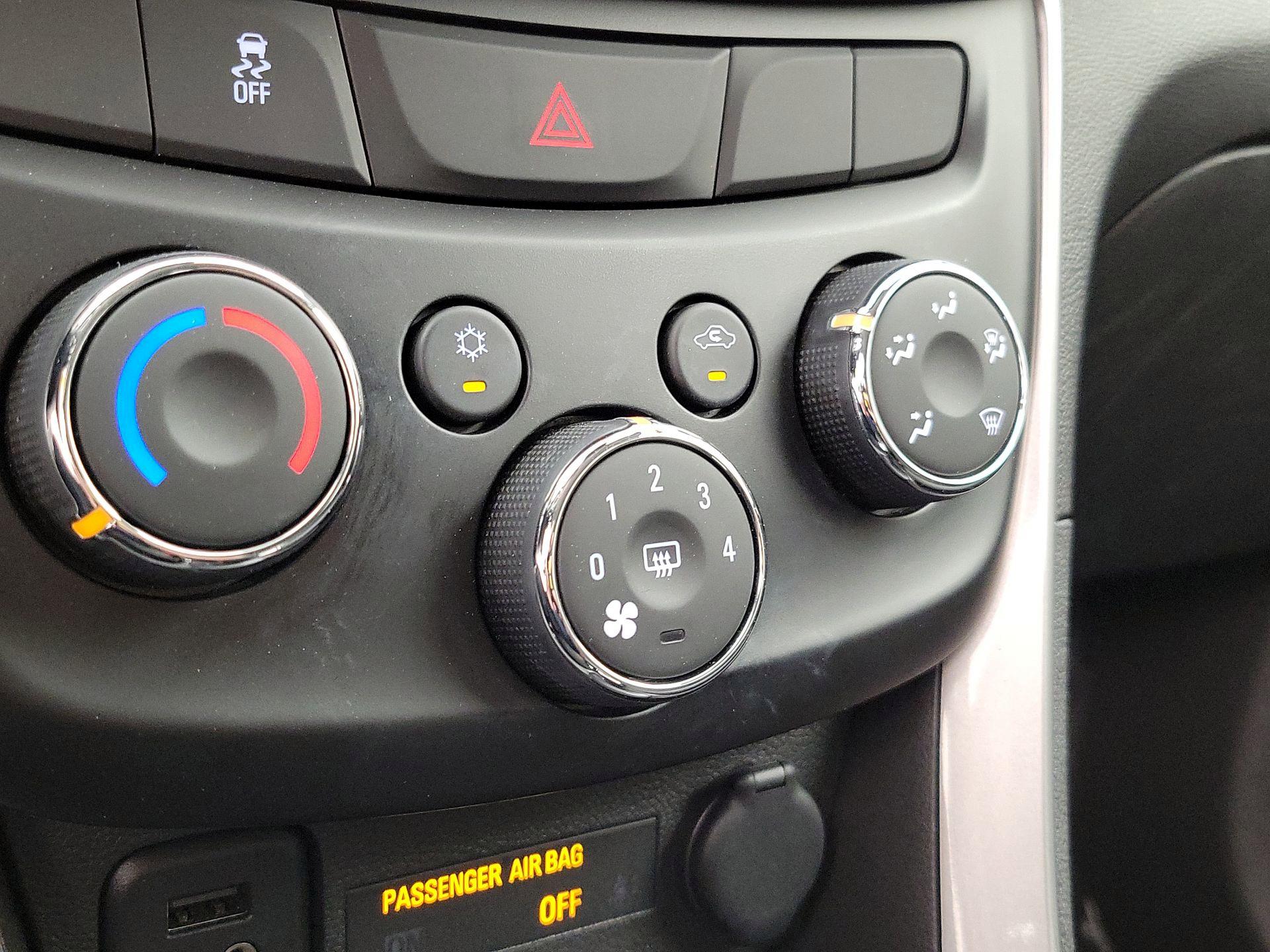 Thumbnail: 2021 Chevrolet Trax - 16