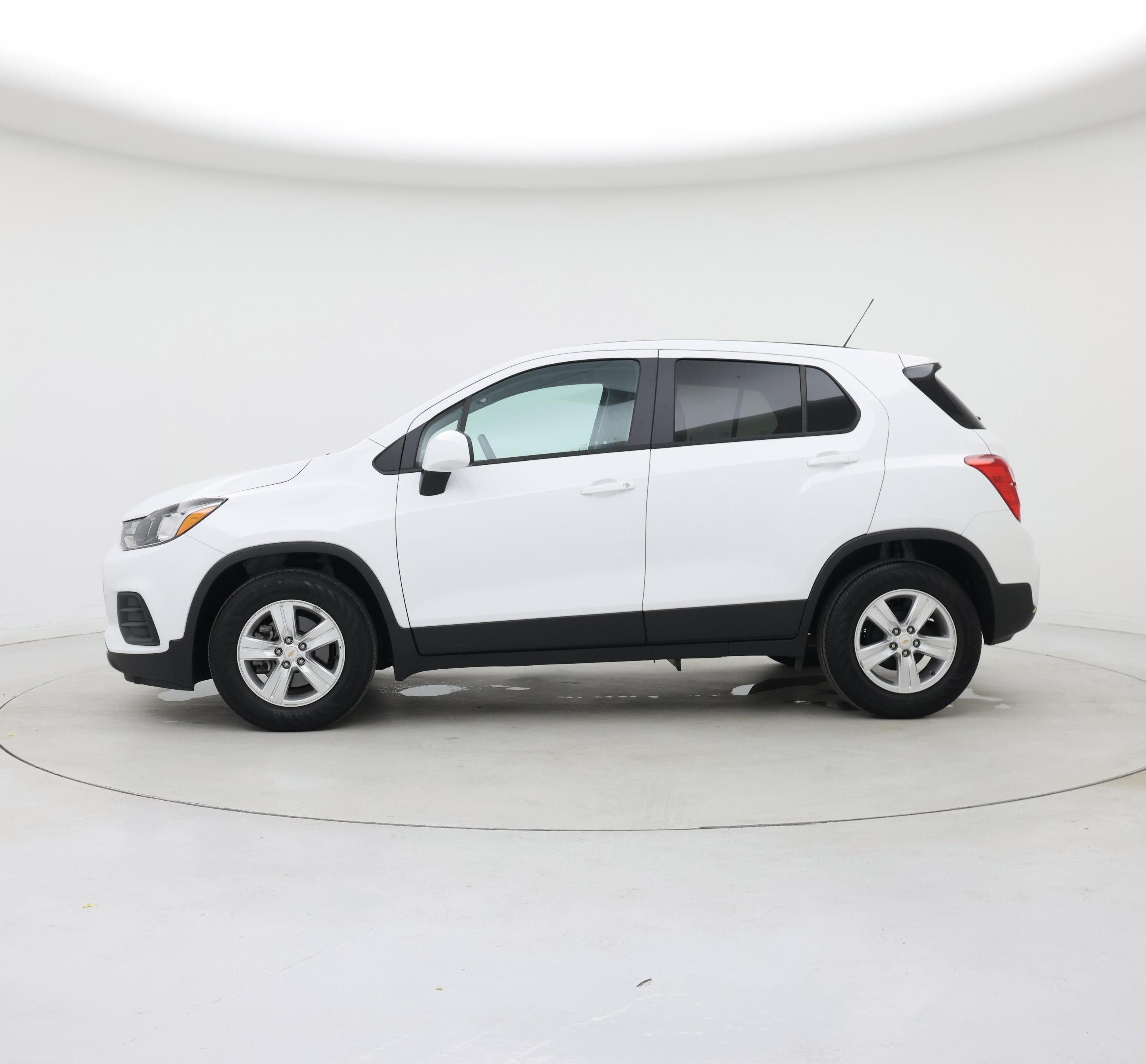 Thumbnail: 2021 Chevrolet Trax - 3
