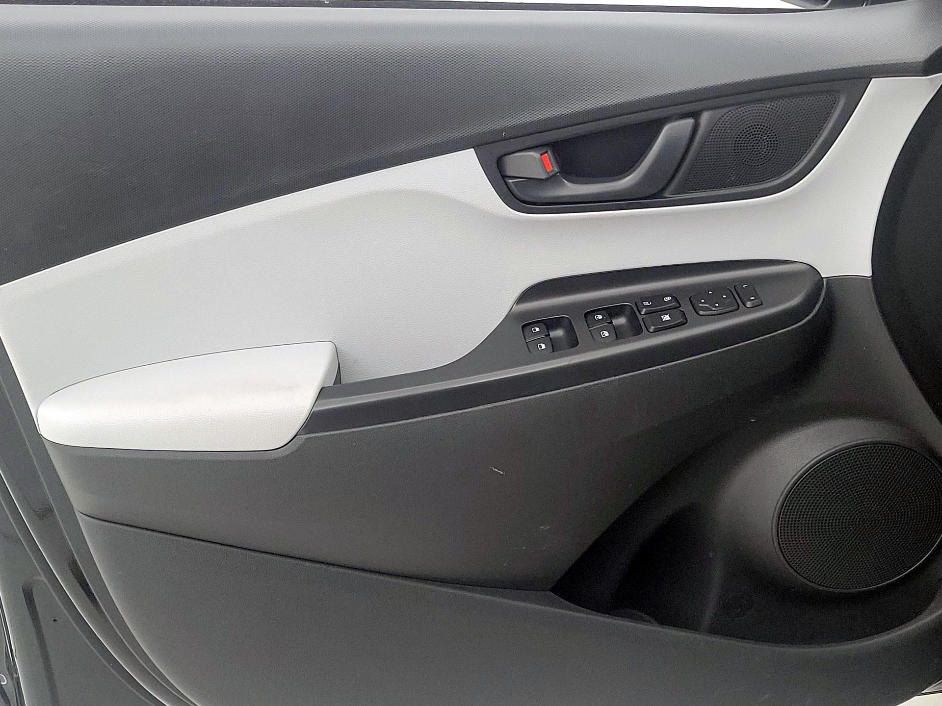 Thumbnail: 2023 Hyundai Kona - 10