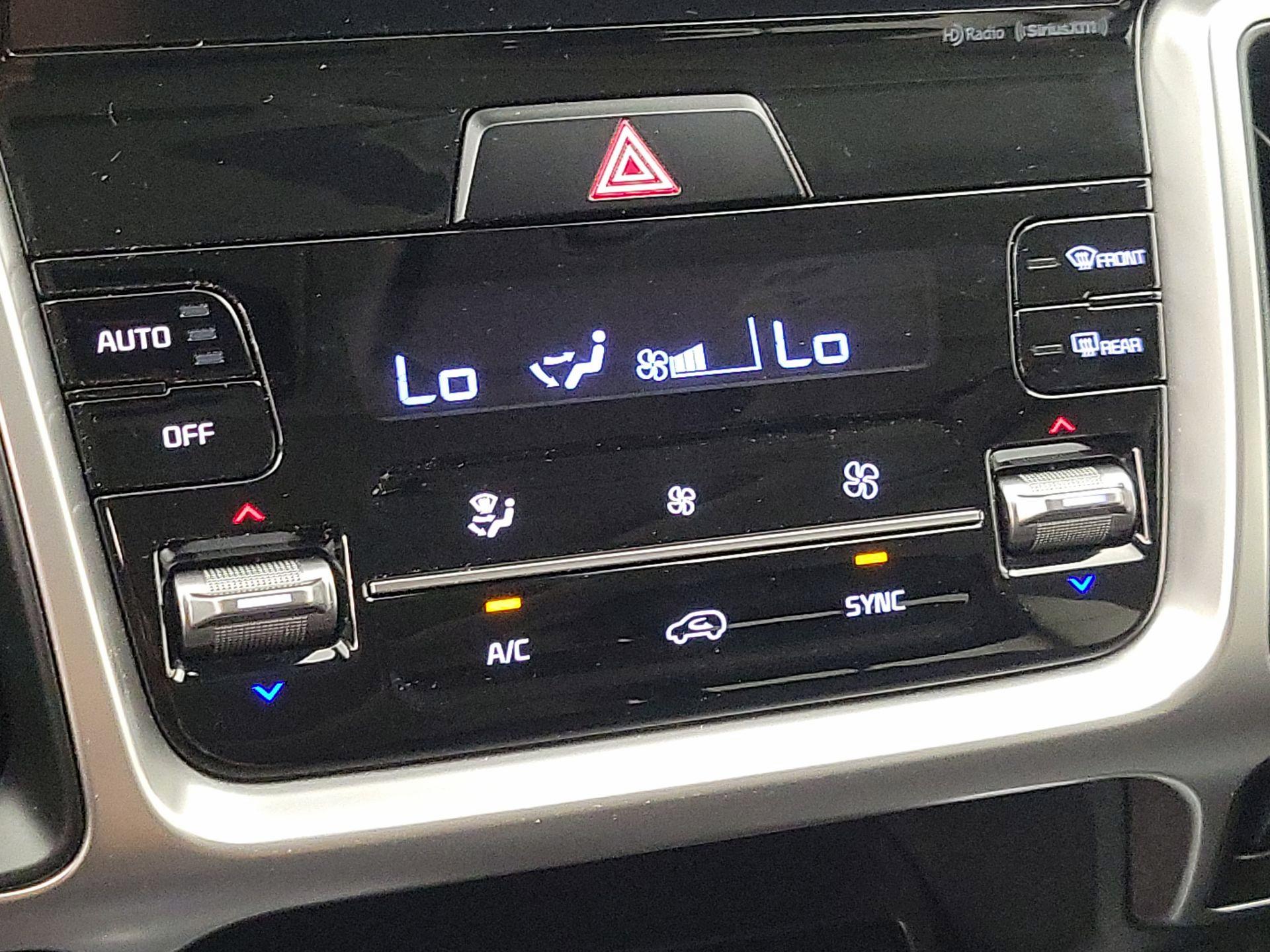 Thumbnail: 2021 Kia Sorento - 16