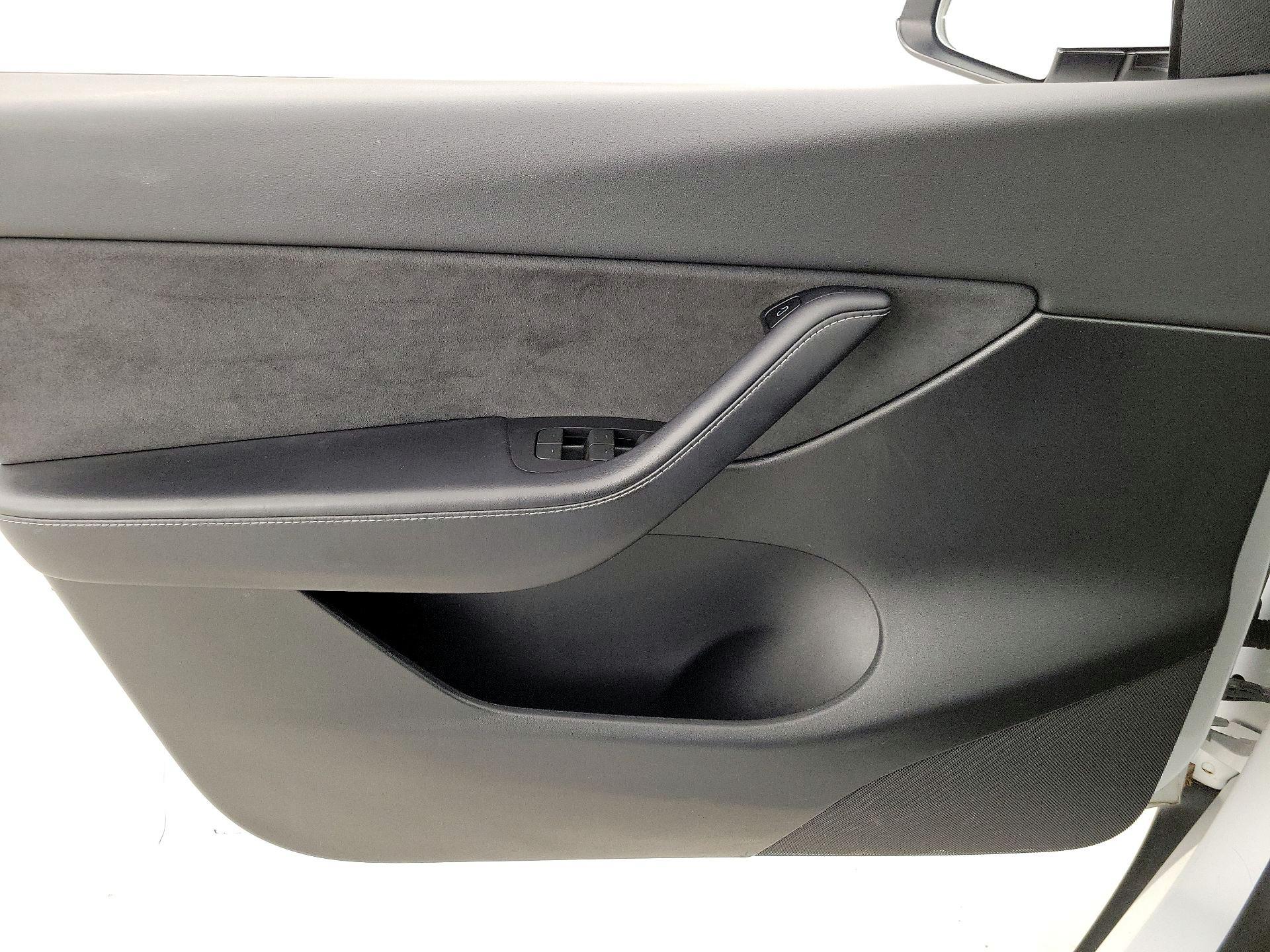 Thumbnail: 2022 Tesla Model Y - 12