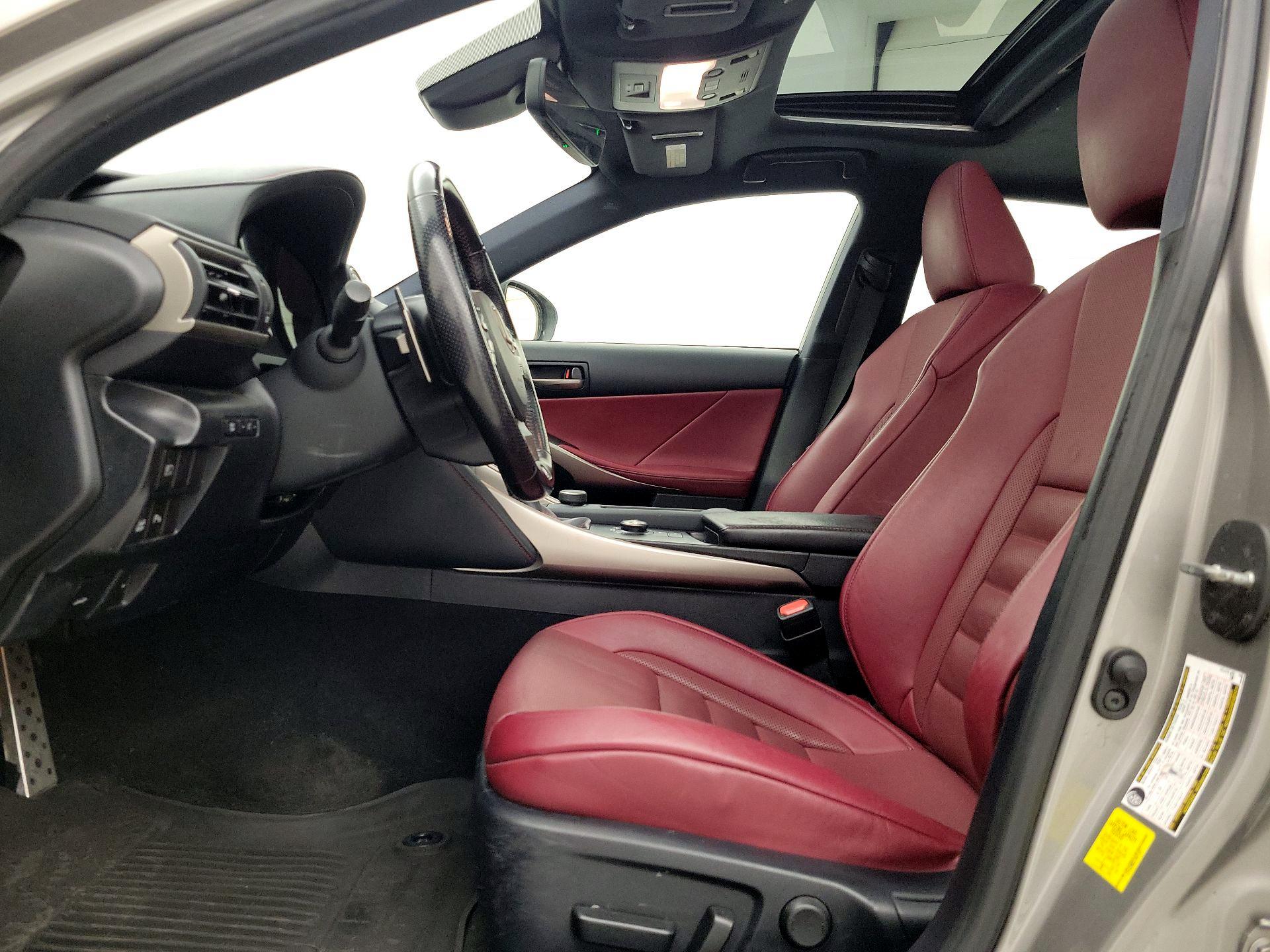 Thumbnail: 2020 Lexus IS - 11