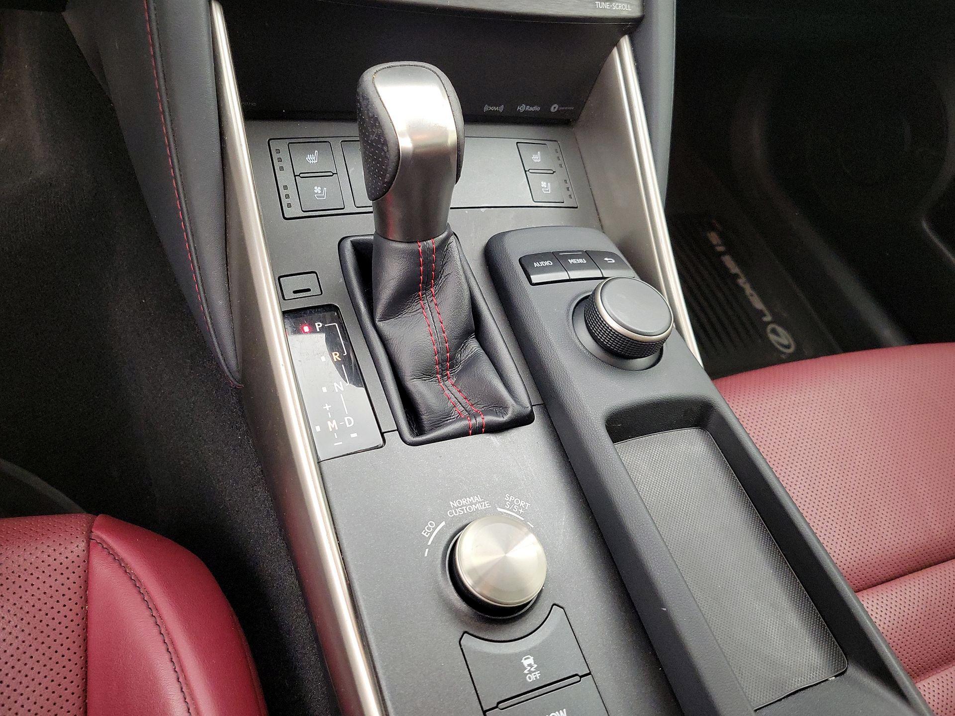 Thumbnail: 2020 Lexus IS - 17