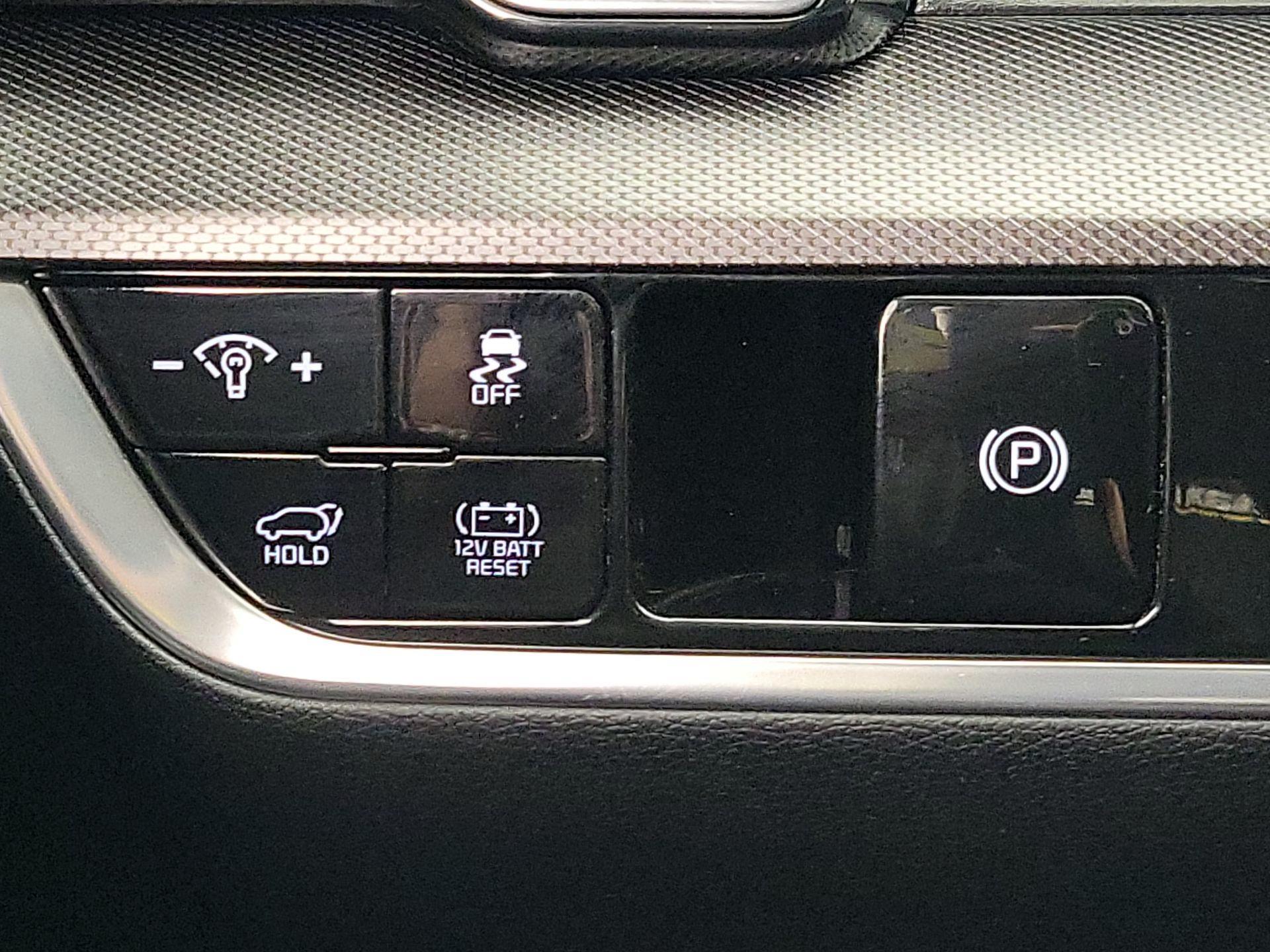 Thumbnail: 2023 Kia Sportage - 13