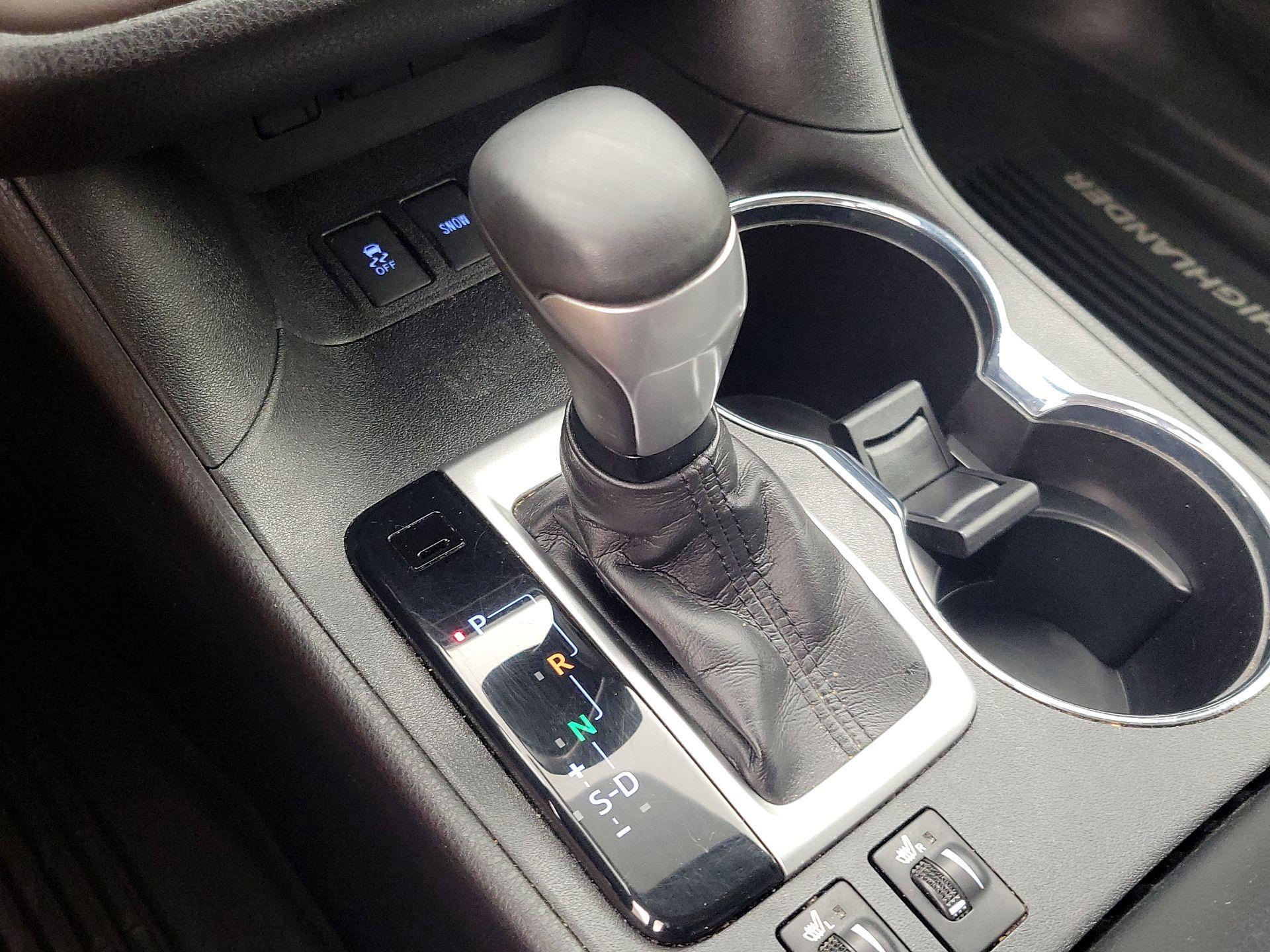 Thumbnail: 2019 Toyota Highlander - 18