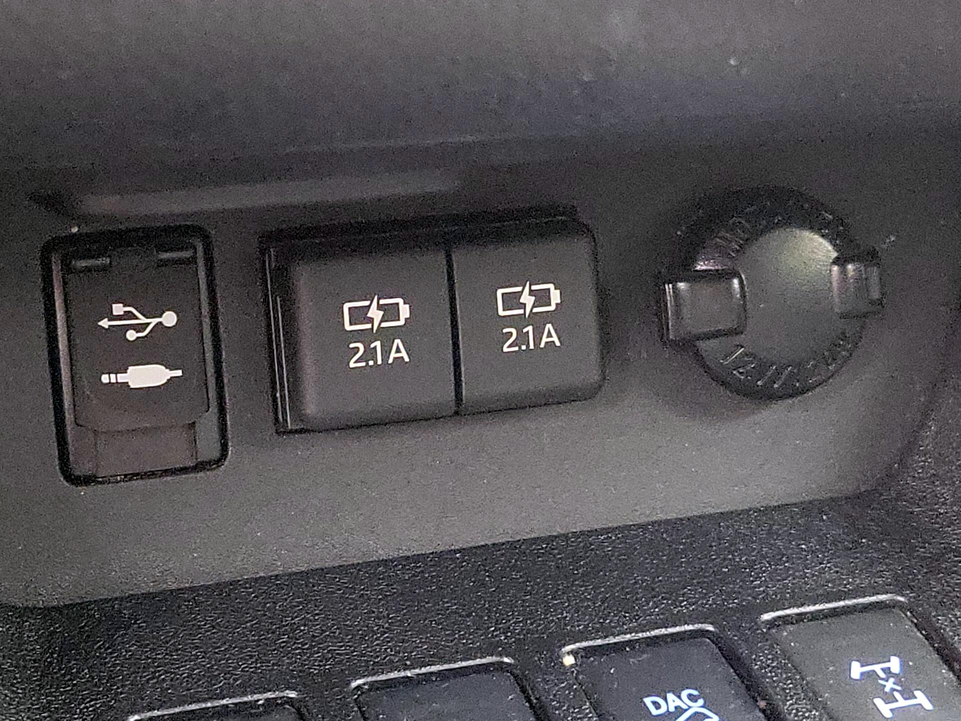 Thumbnail: 2019 Toyota Highlander - 19