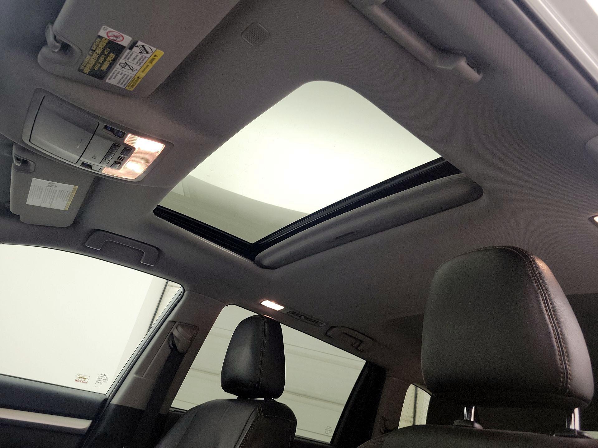 Thumbnail: 2019 Toyota Highlander - 20