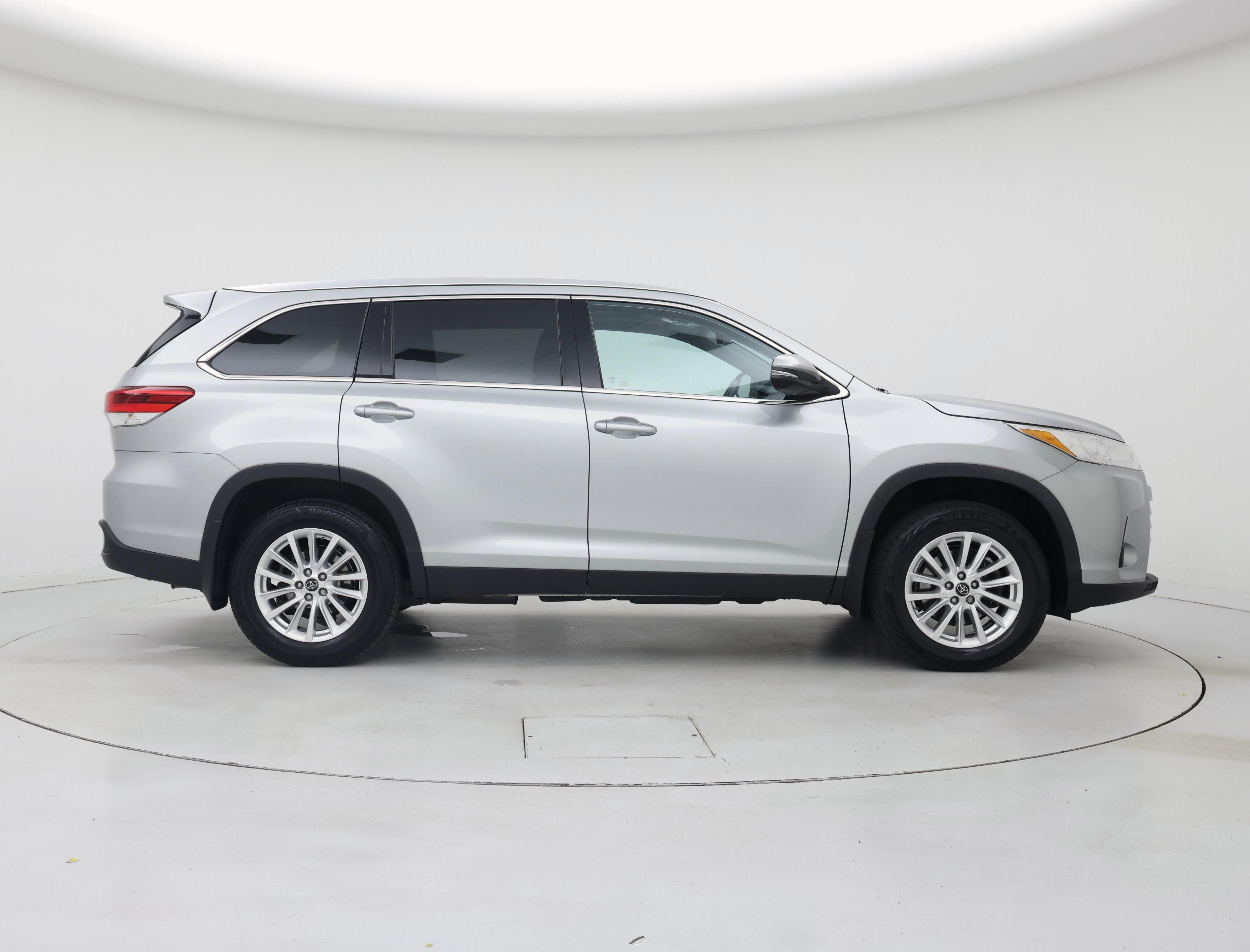 Thumbnail: 2019 Toyota Highlander - 7
