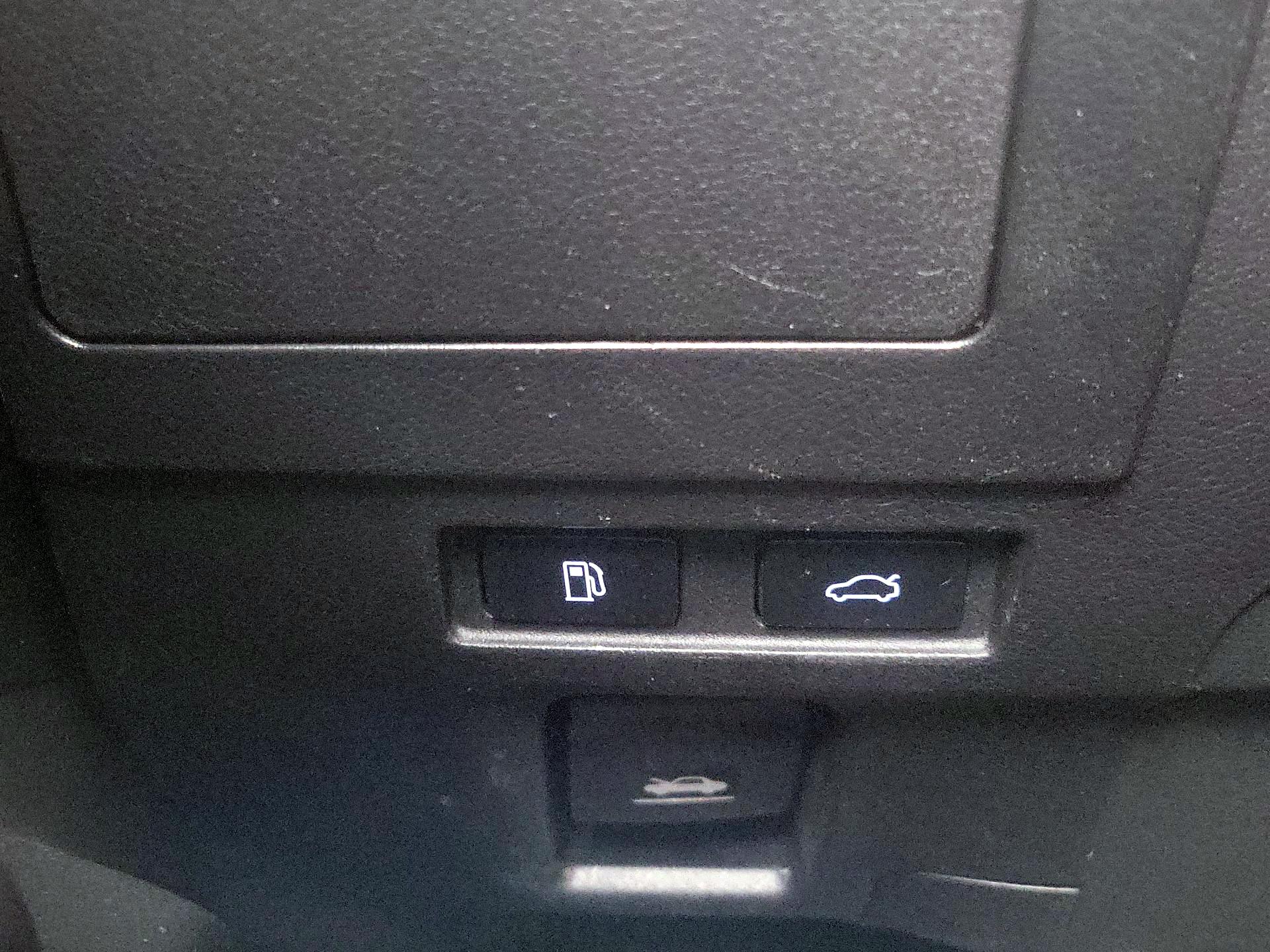 Thumbnail: 2019 Lexus ES - 13