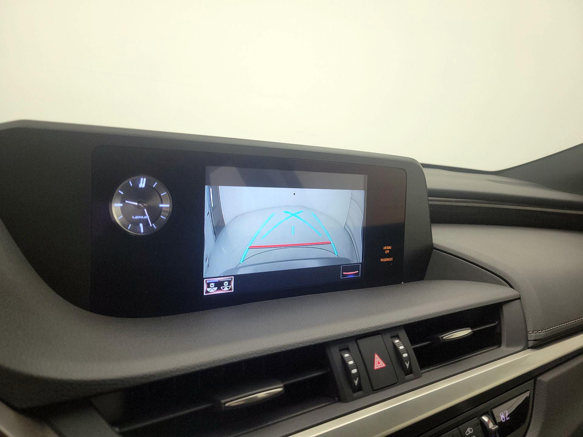 Thumbnail: 2019 Lexus ES - 14