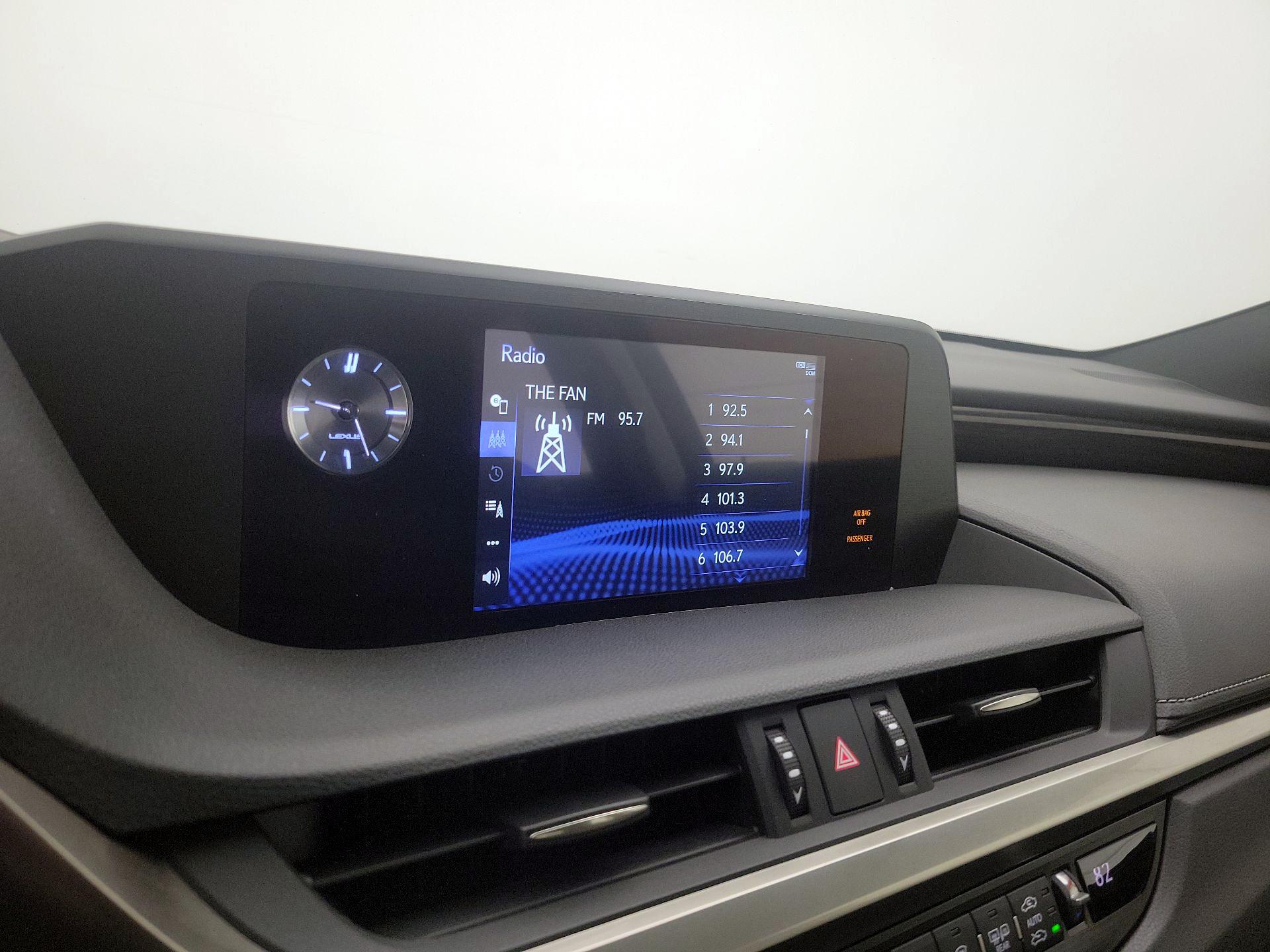 Thumbnail: 2019 Lexus ES - 15