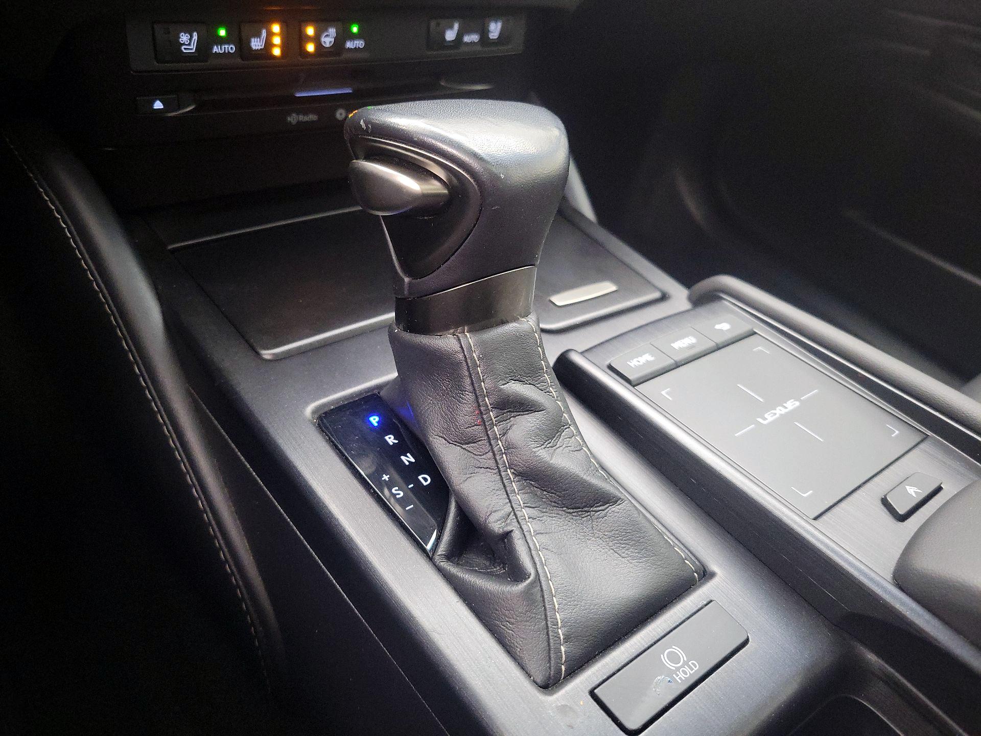 Thumbnail: 2019 Lexus ES - 17