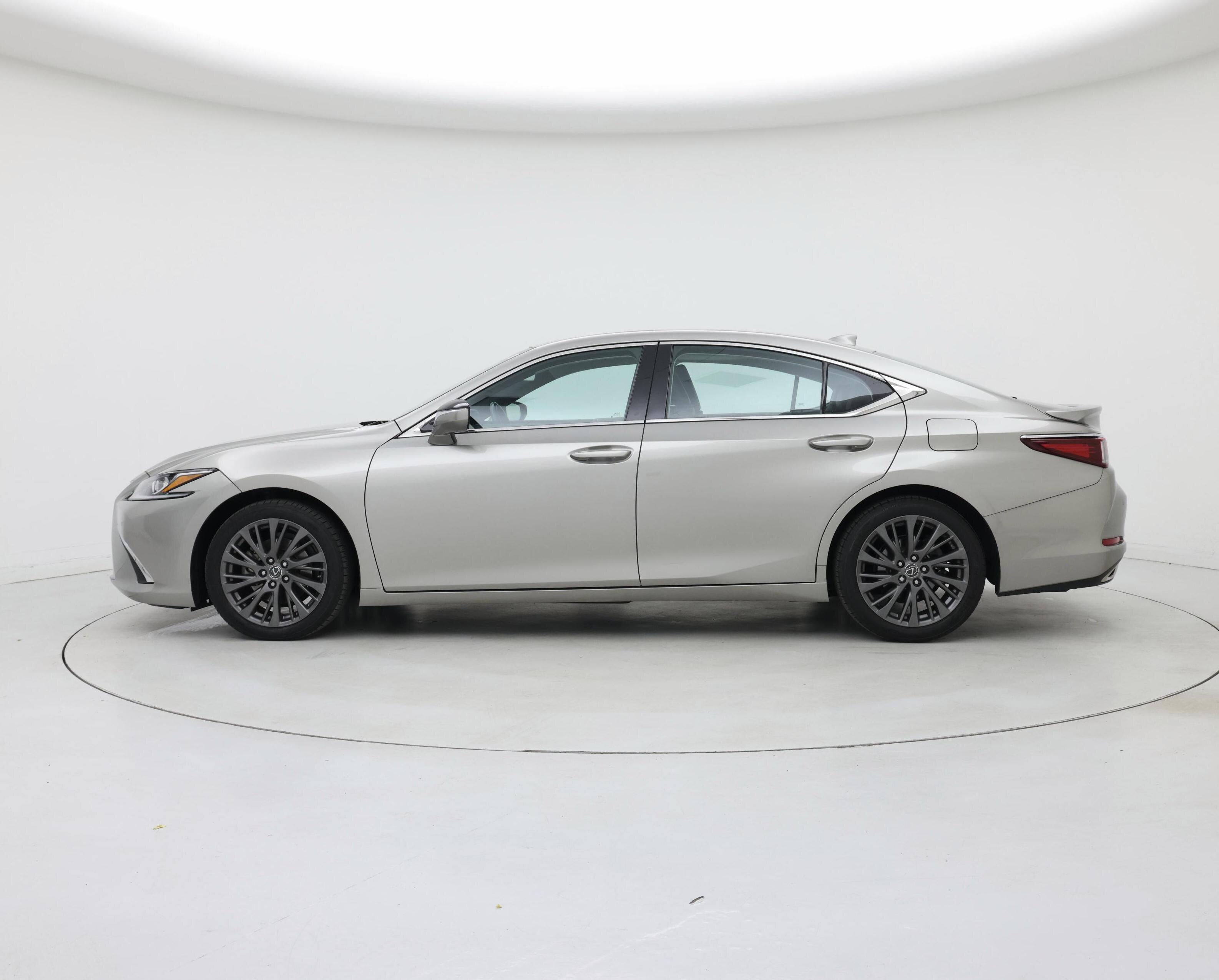 Thumbnail: 2019 Lexus ES - 3