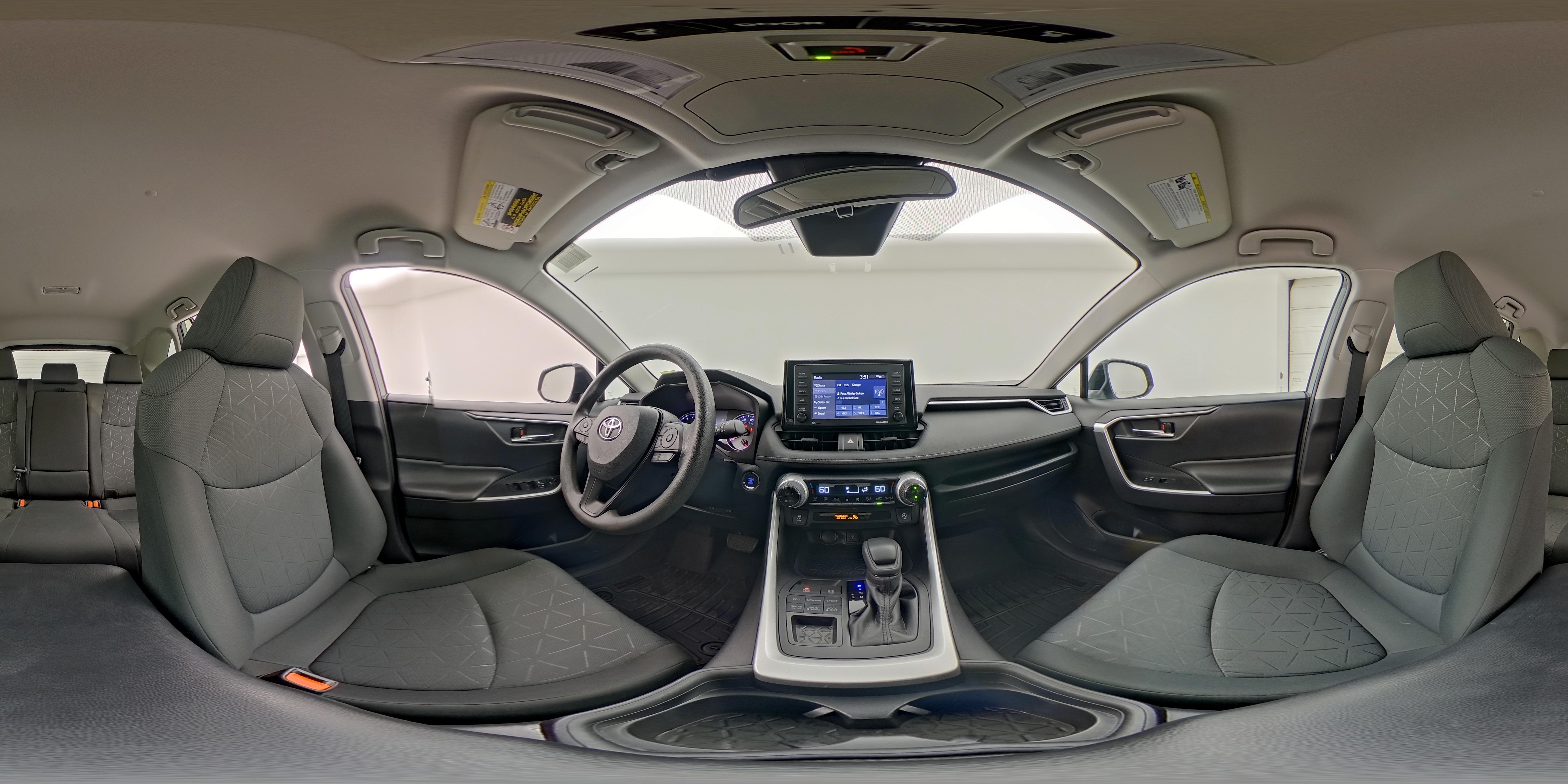 2020 Toyota RAV4 XLE - Photo 24