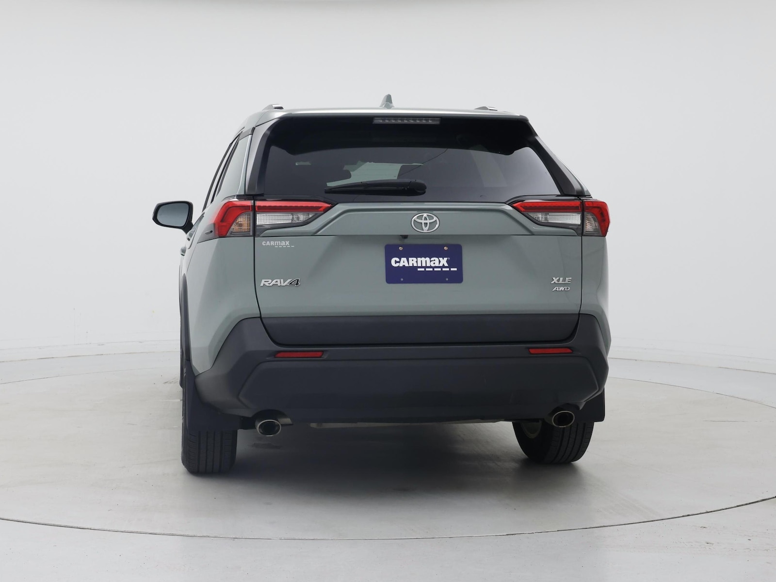 2020 Toyota RAV4 XLE - Photo 7